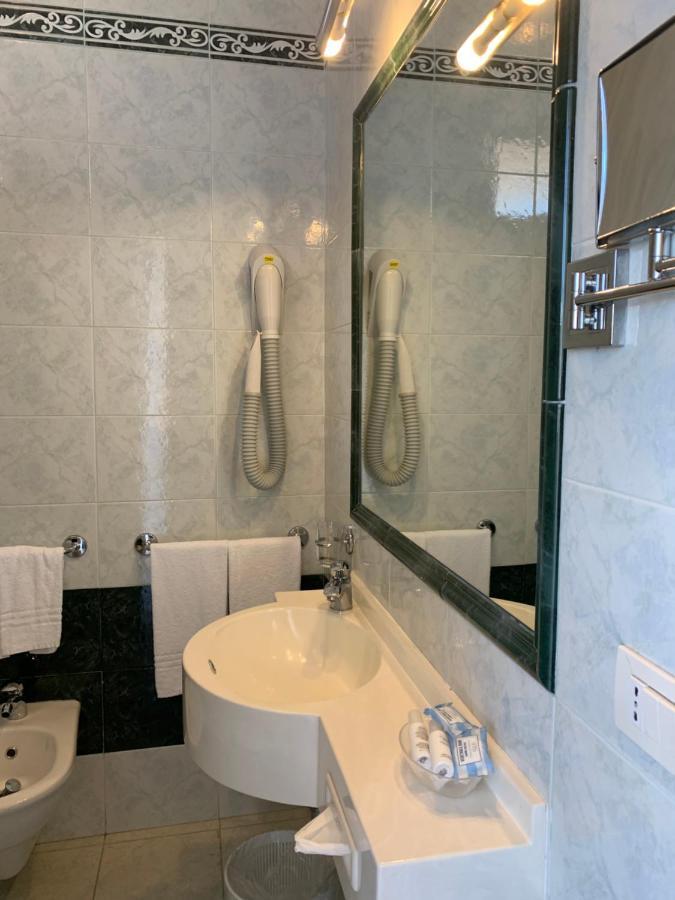 Small Double Room,1268367553:JPEG