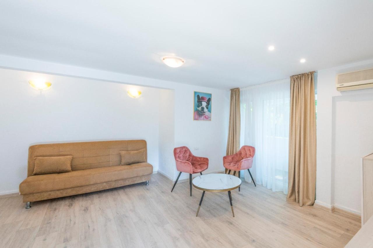 Junior Suite with Garden View