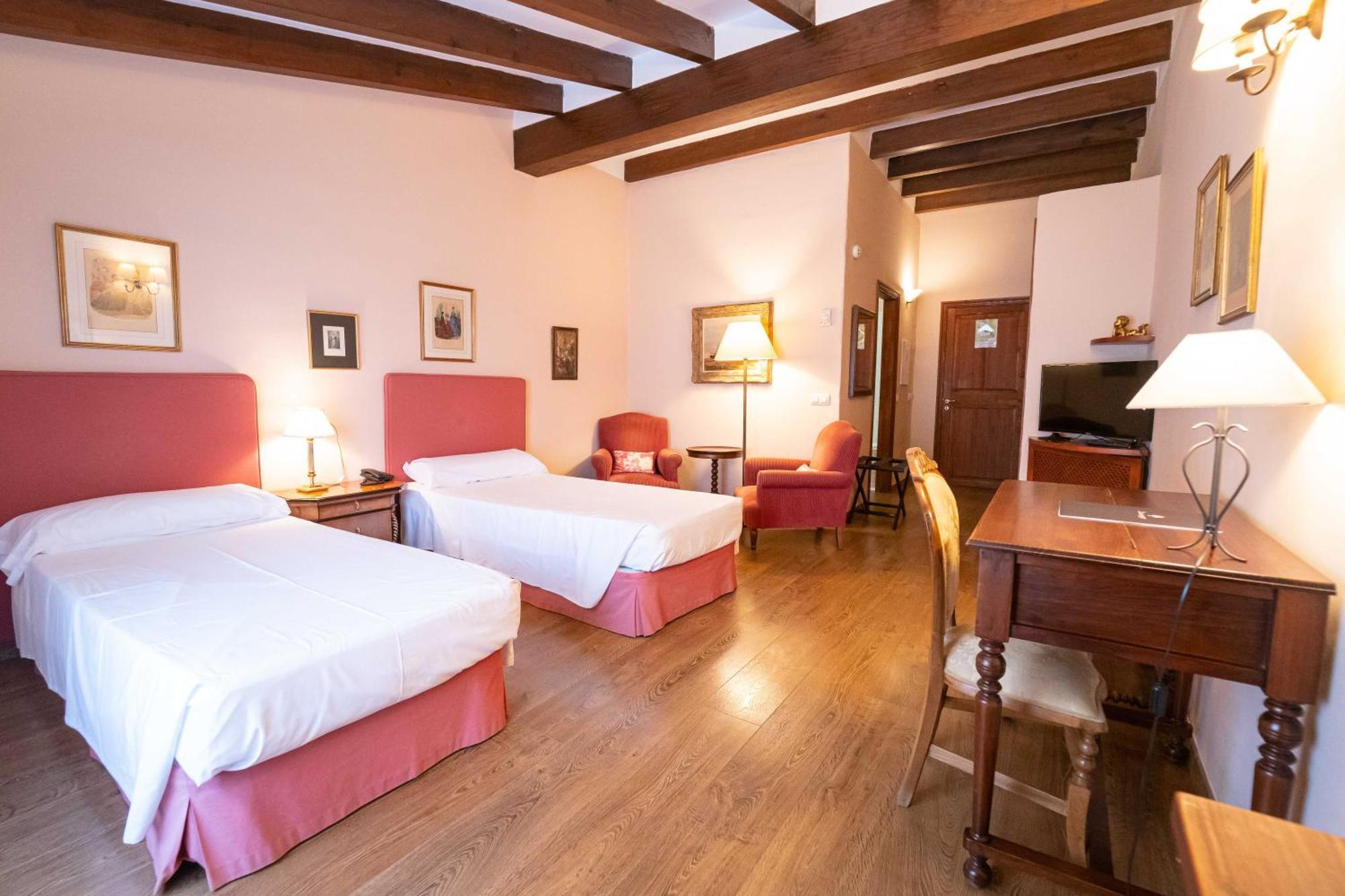 Superior Twin Room,1272342043:JPEG
