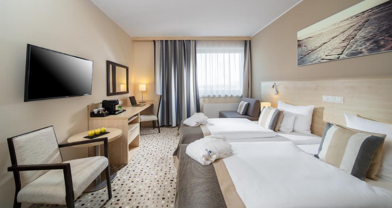 Executive double room Waterpark Access extra bed available,1272709069:JPEG