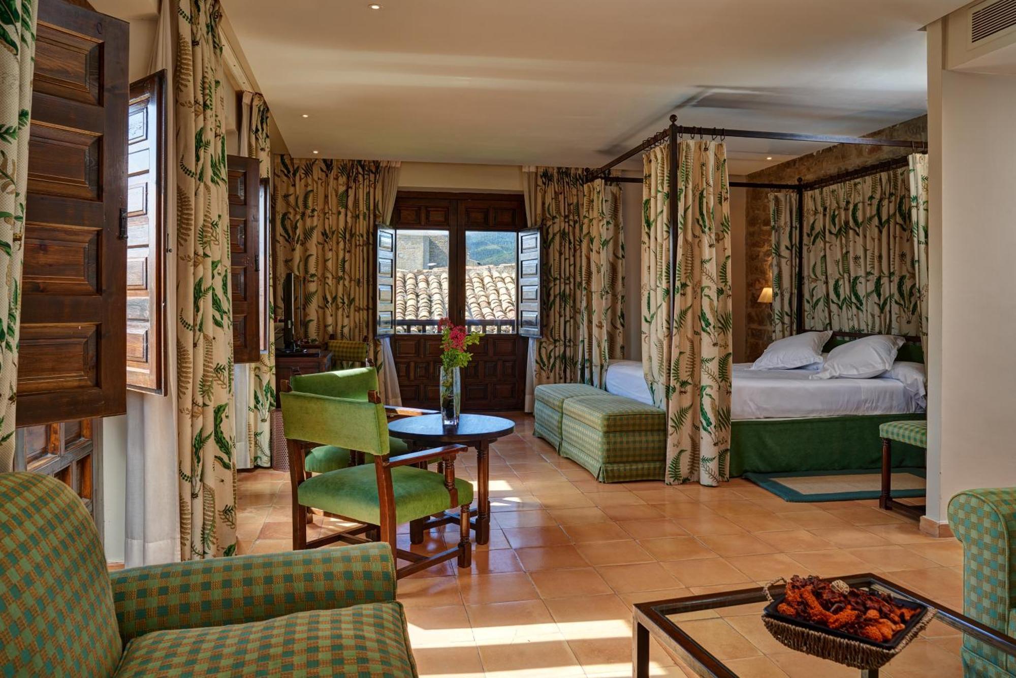 Junior Suite,1498774339:JPEG