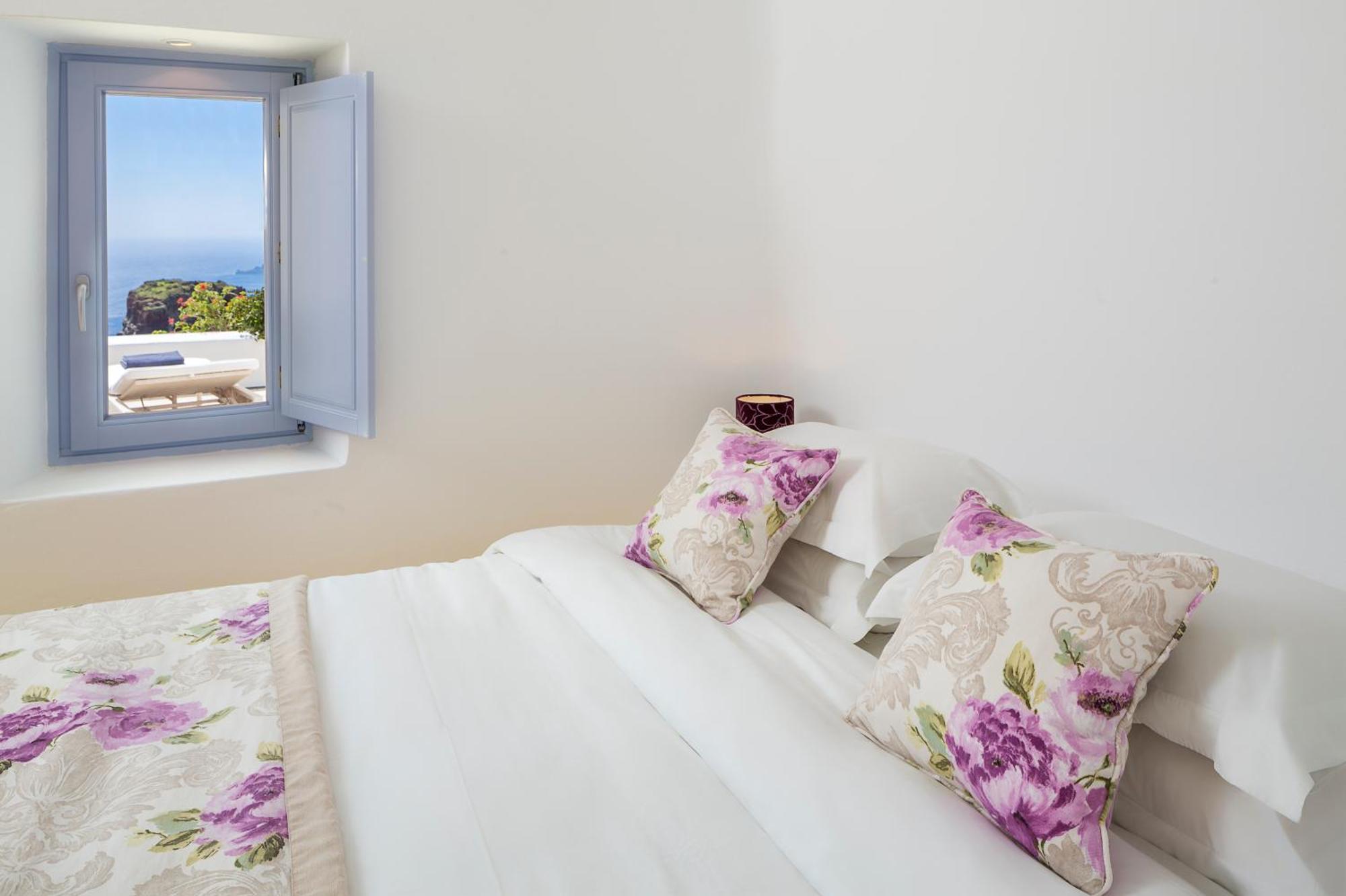 Superior Jetted Tub with Caldera View (Only for 2 people)