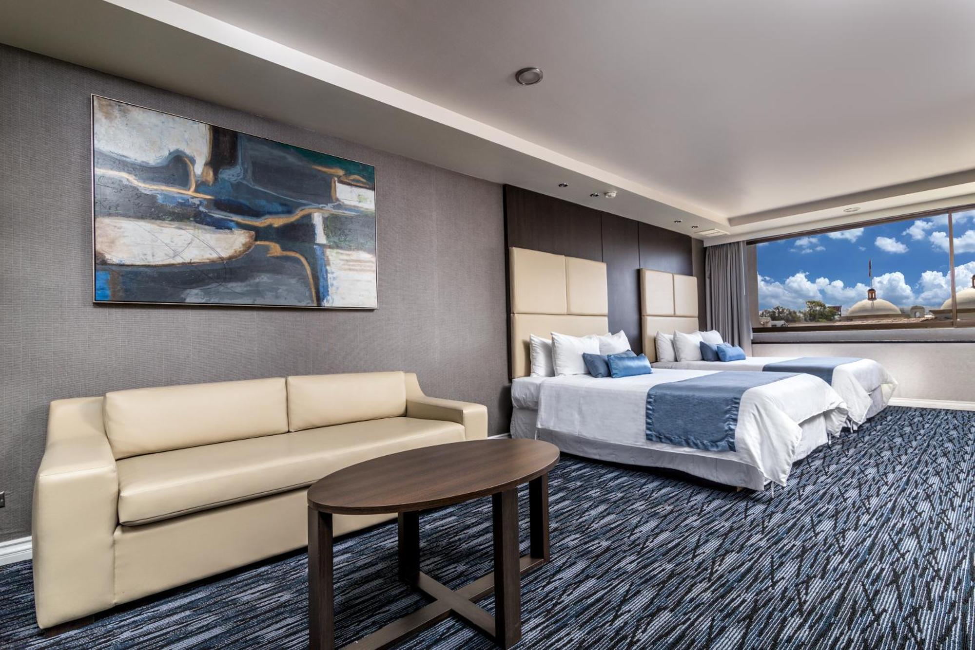 Queen Suite Two Queen Beds