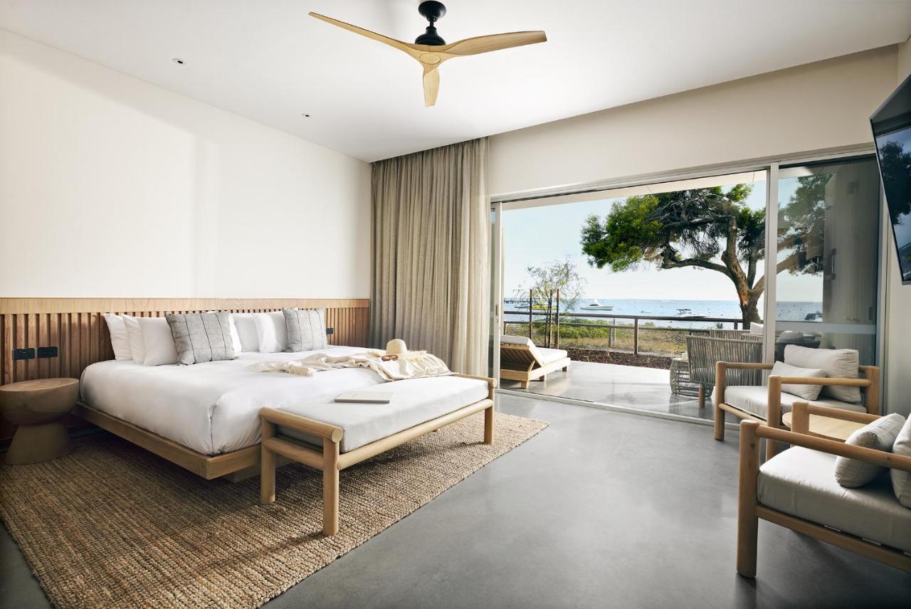 Beachfront King Suite