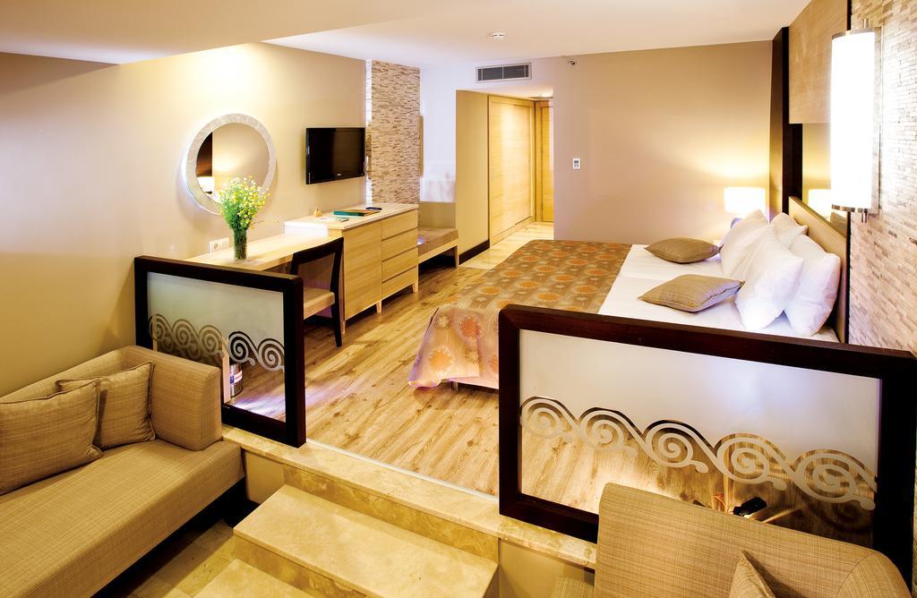 Large Double Room,1739464644:JPEG