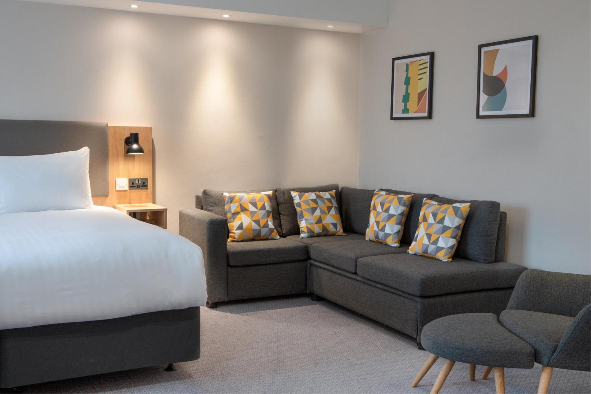 Standard King Room with Sofa Bed - Non-Smoking