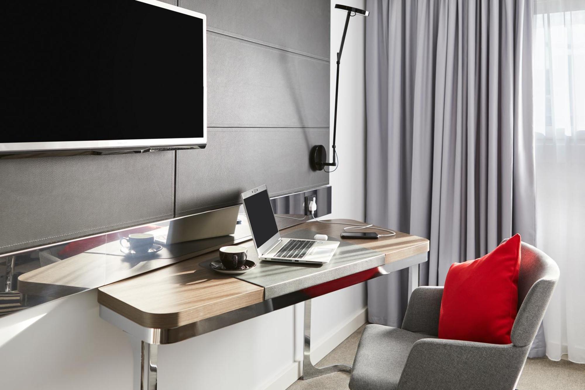 Executive Room,1274118805:JPEG