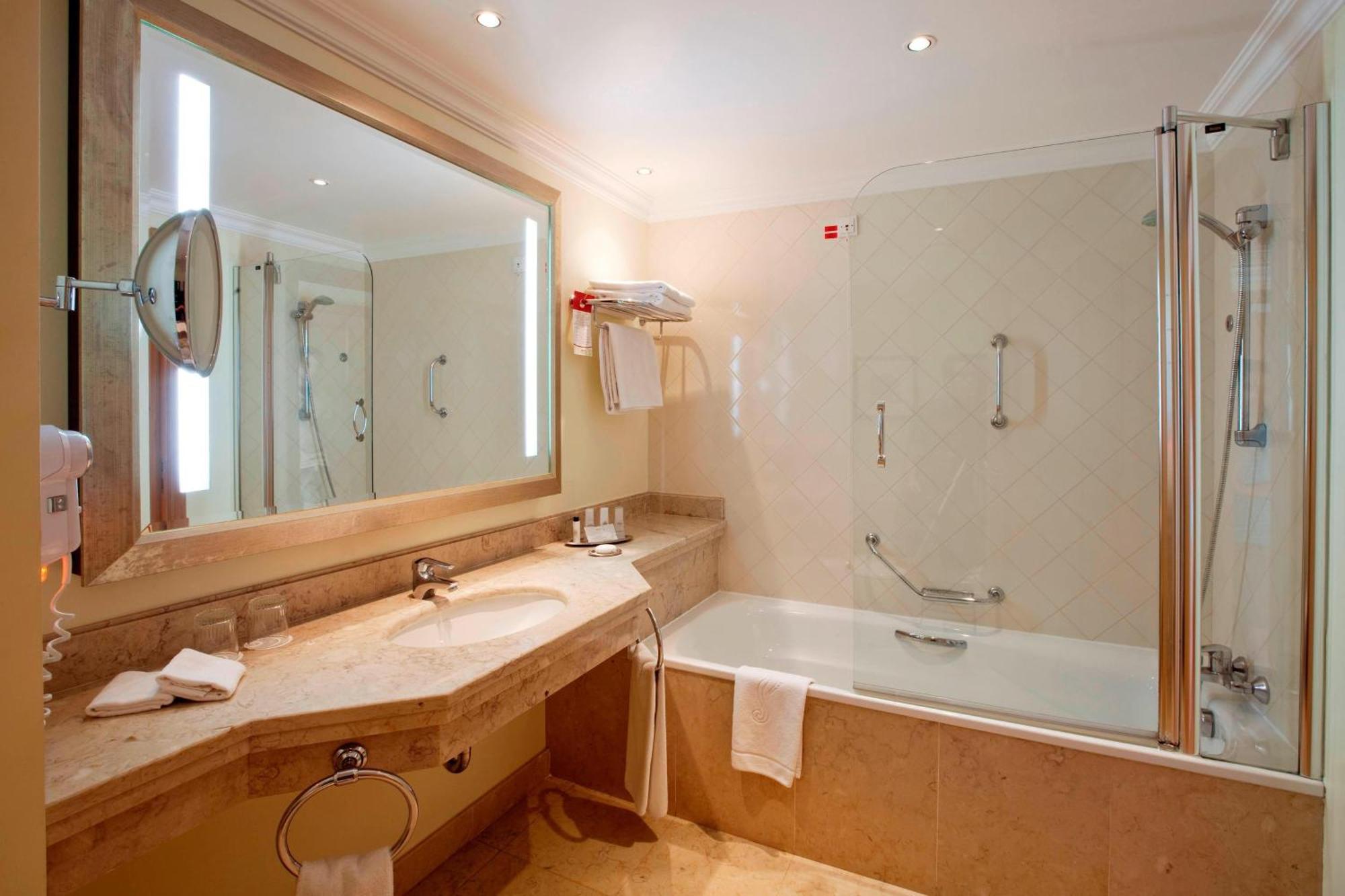 Double Room 2 Double Beds Premium Oceanfront View,1697815026:JPEG