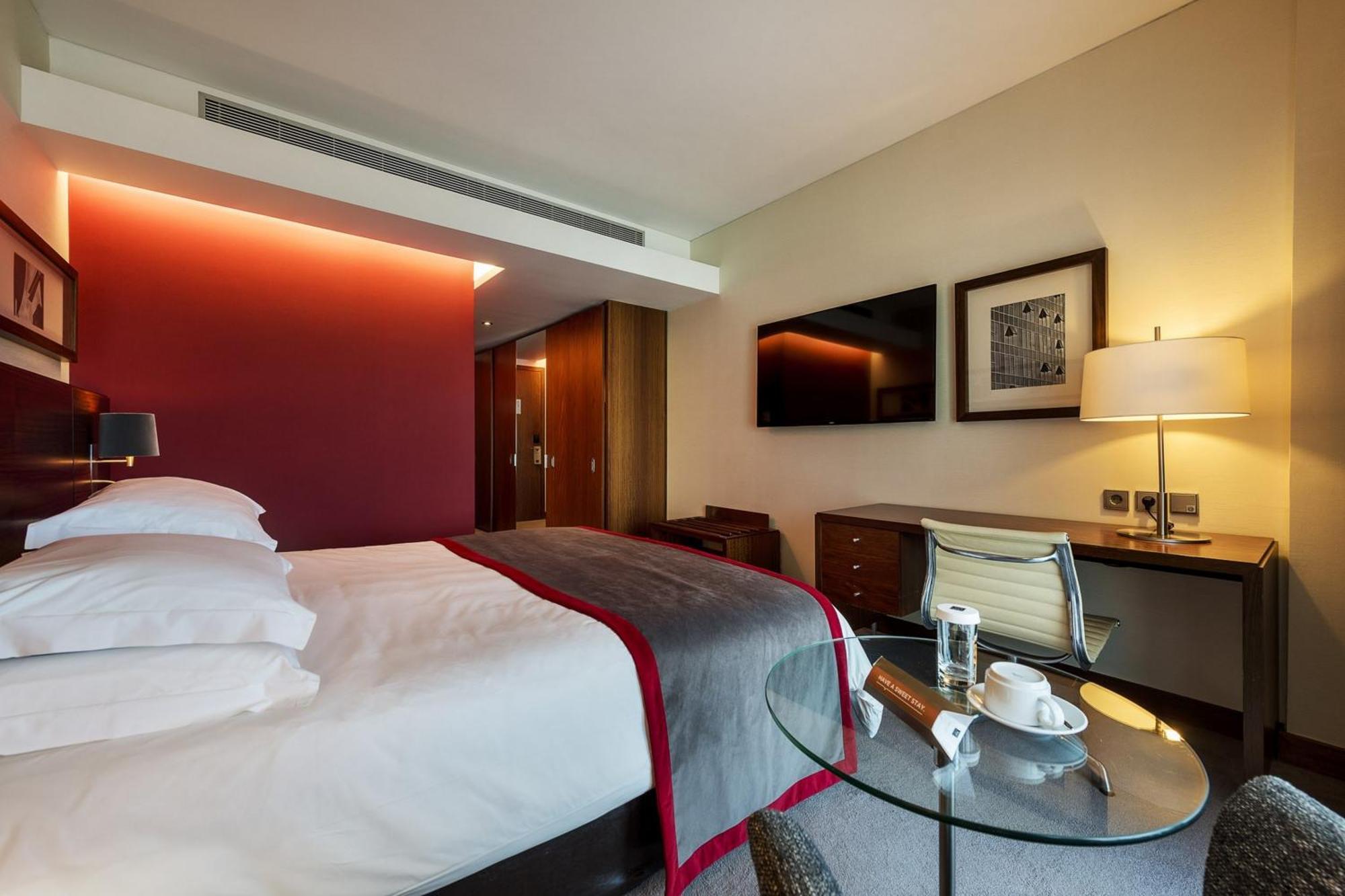 Executive Room,1274383135:JPEG