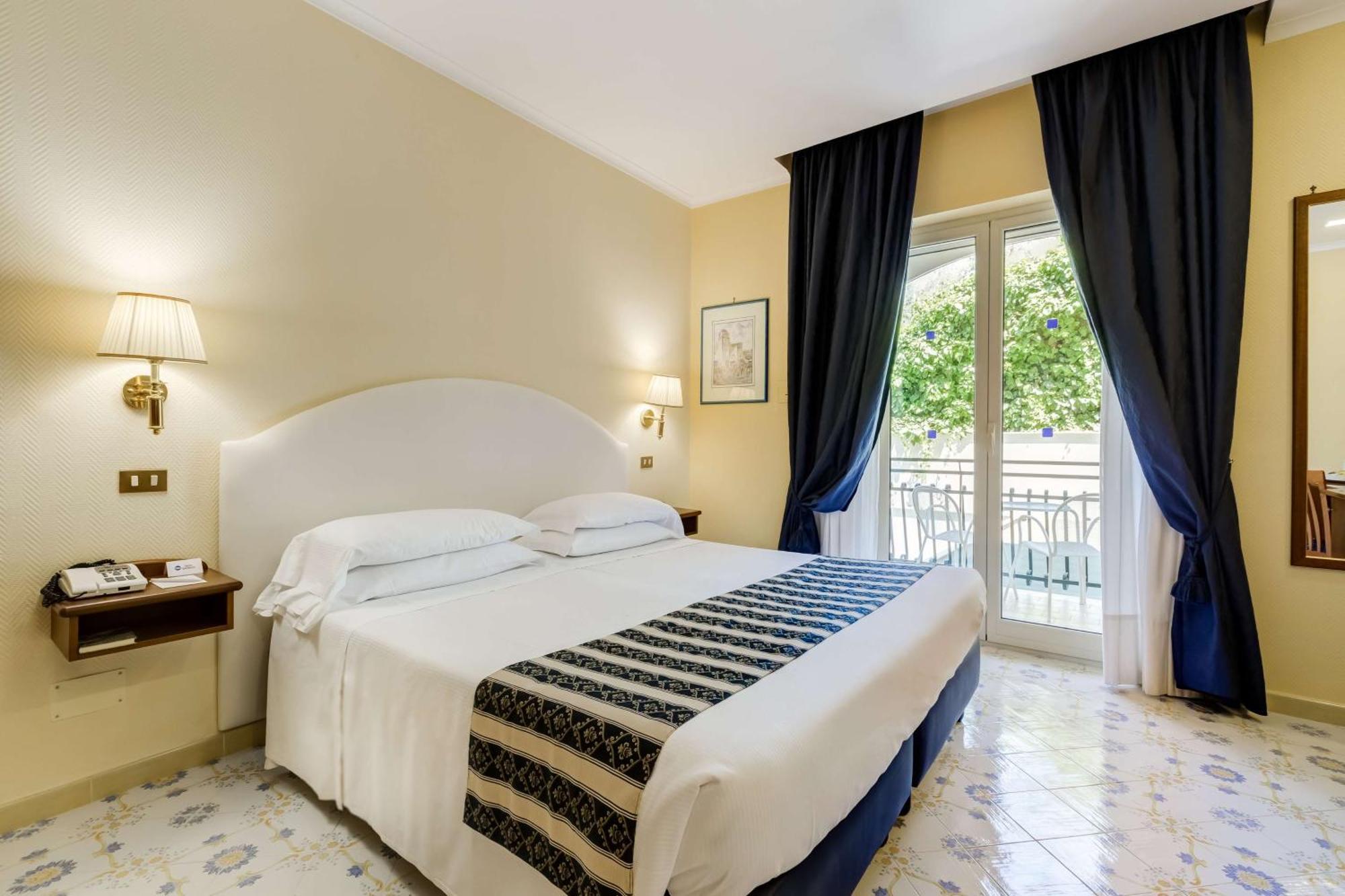 Classic Queen Room