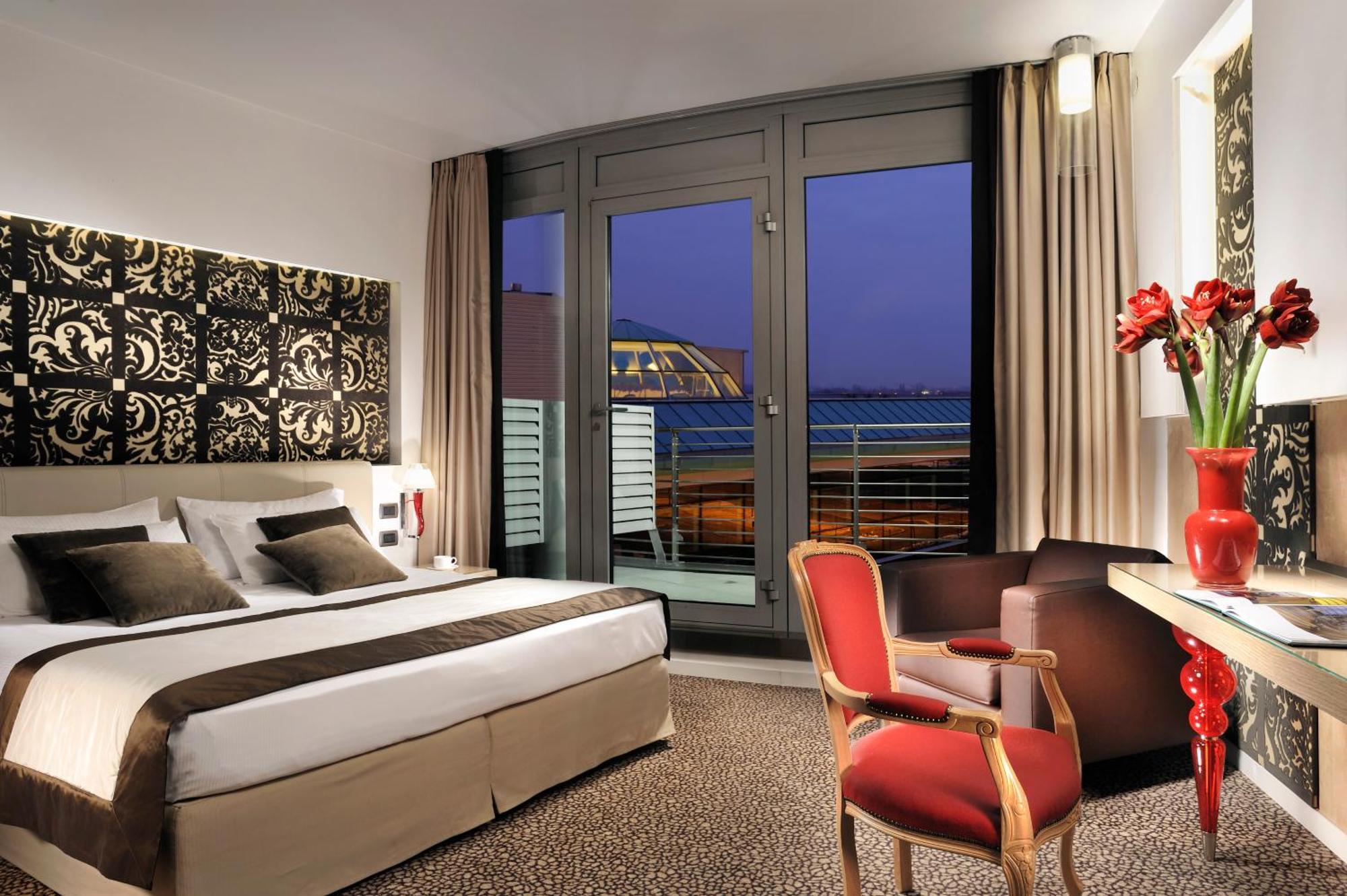 Deluxe Double Room with Balcony
