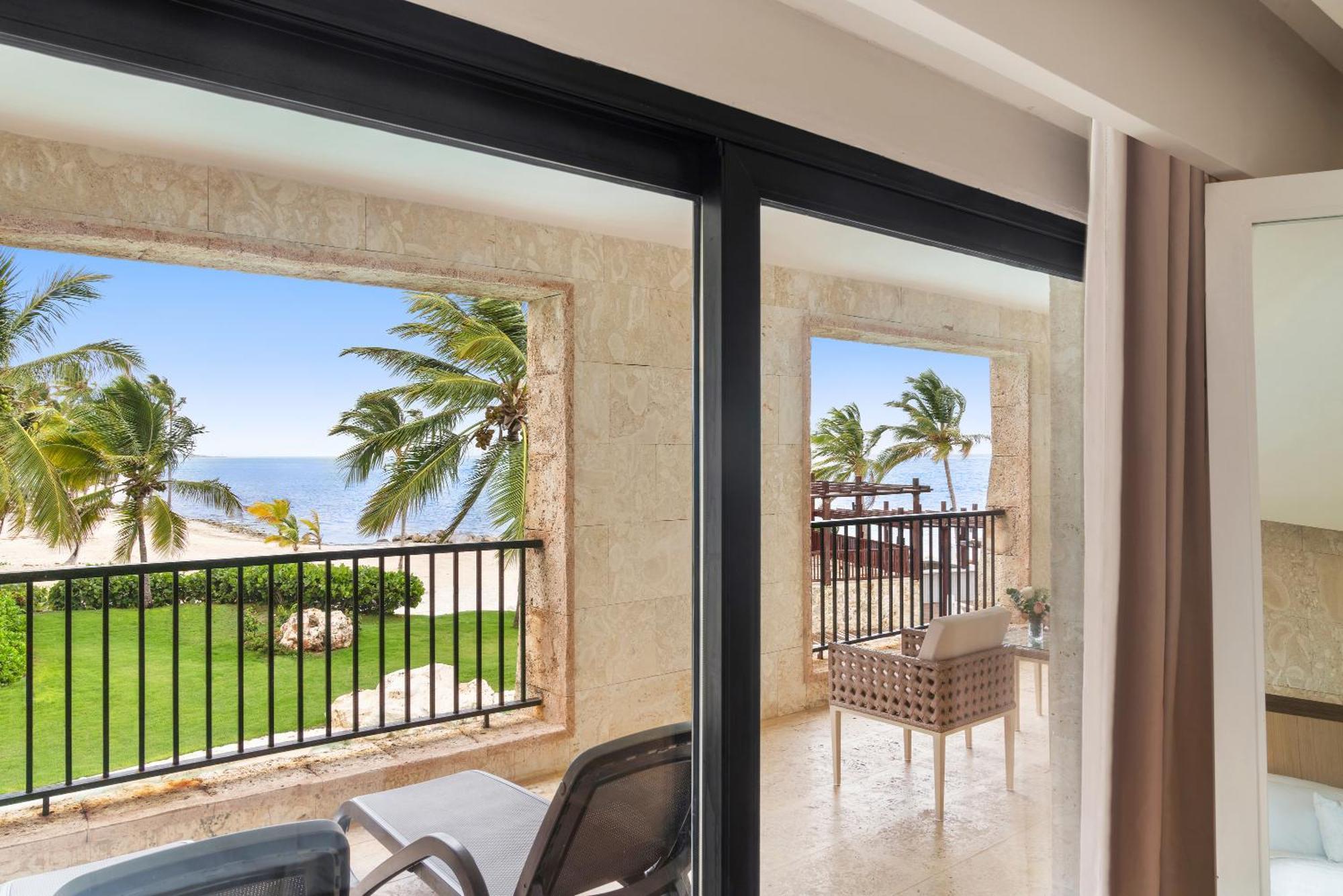 Castle Junior Suite 1 King Ocean view Balcony