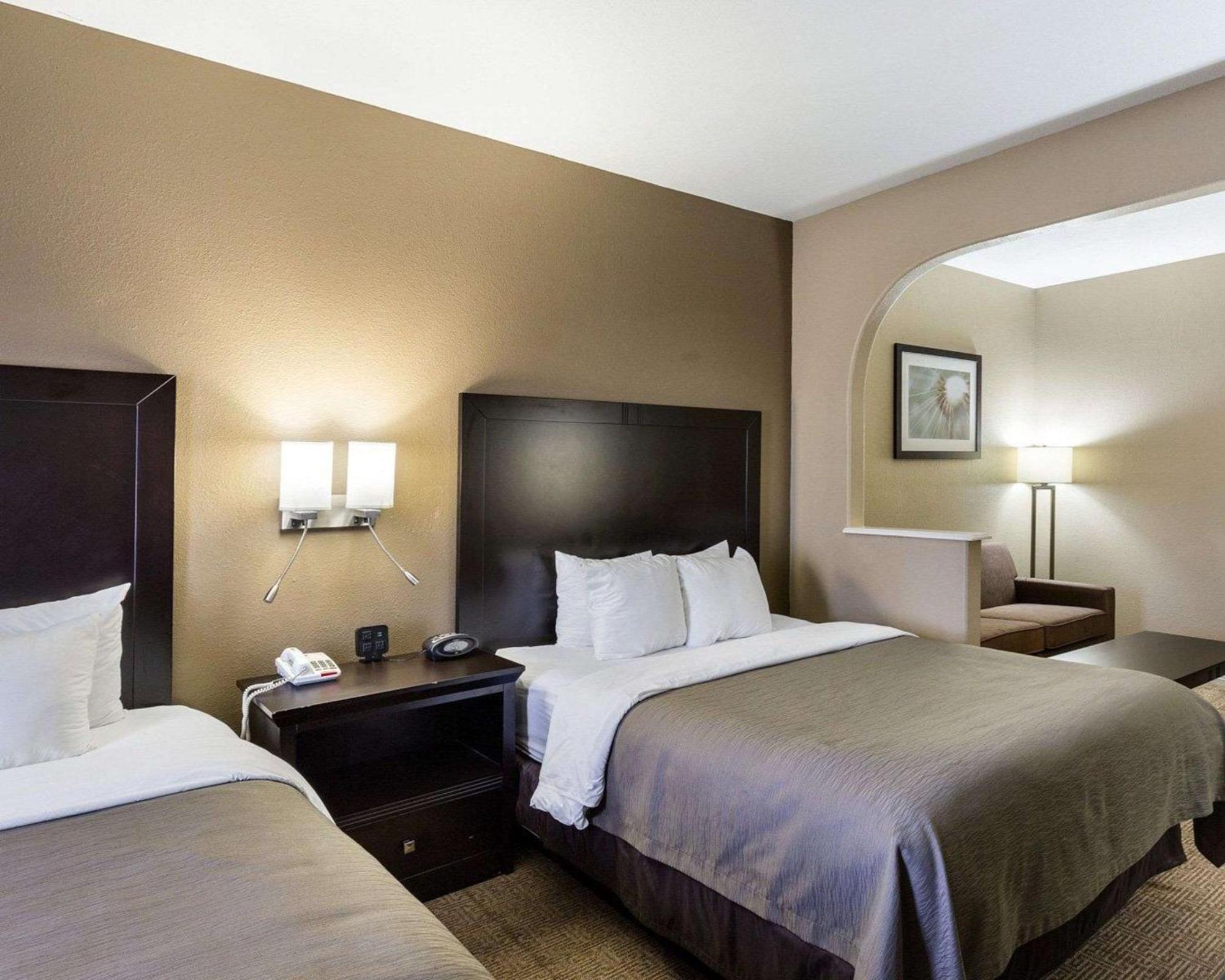 Queen Suite with Two Queen Beds