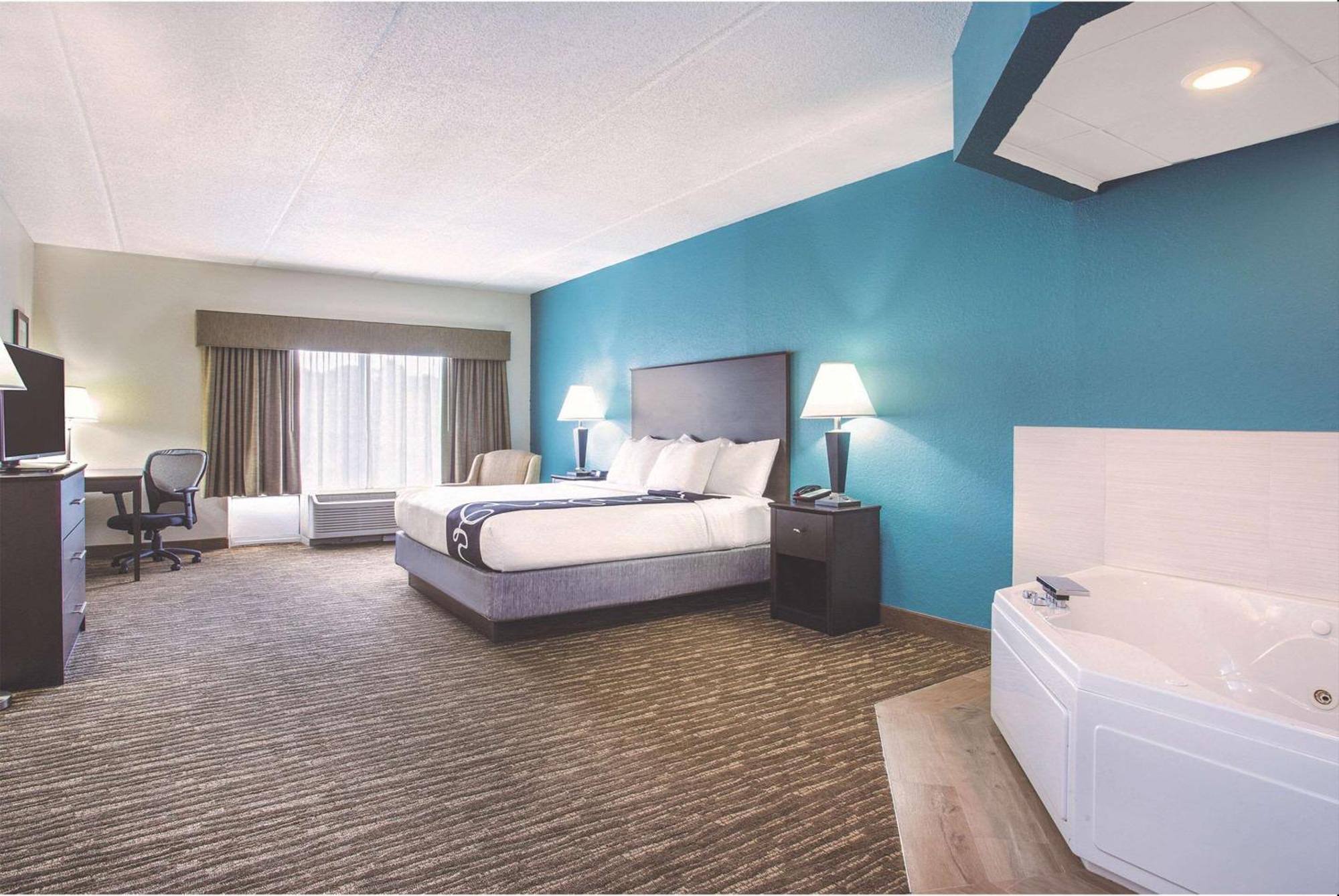 King Suite with Whirlpool - Non smoking