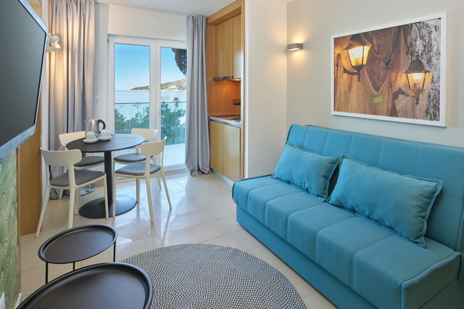 Standard Sea View Apartment for 4