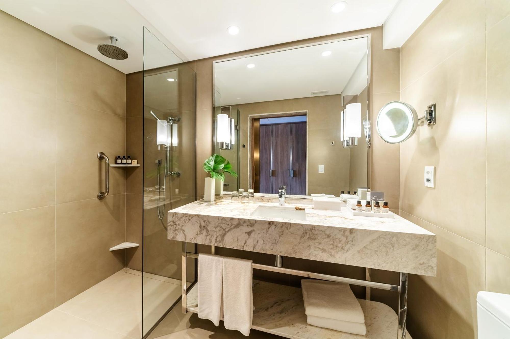 Deluxe Zweibettzimmer mit Stadtblick