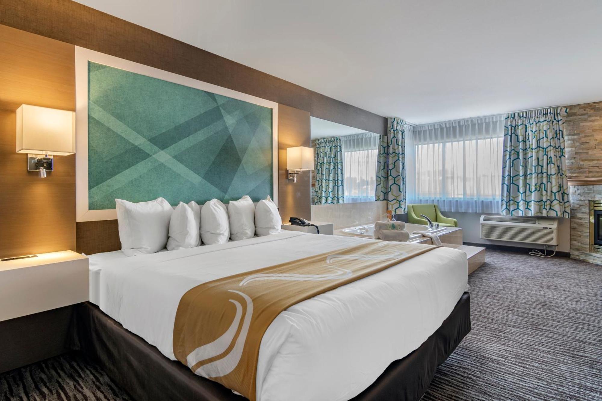 King Suite with Jacuzzi