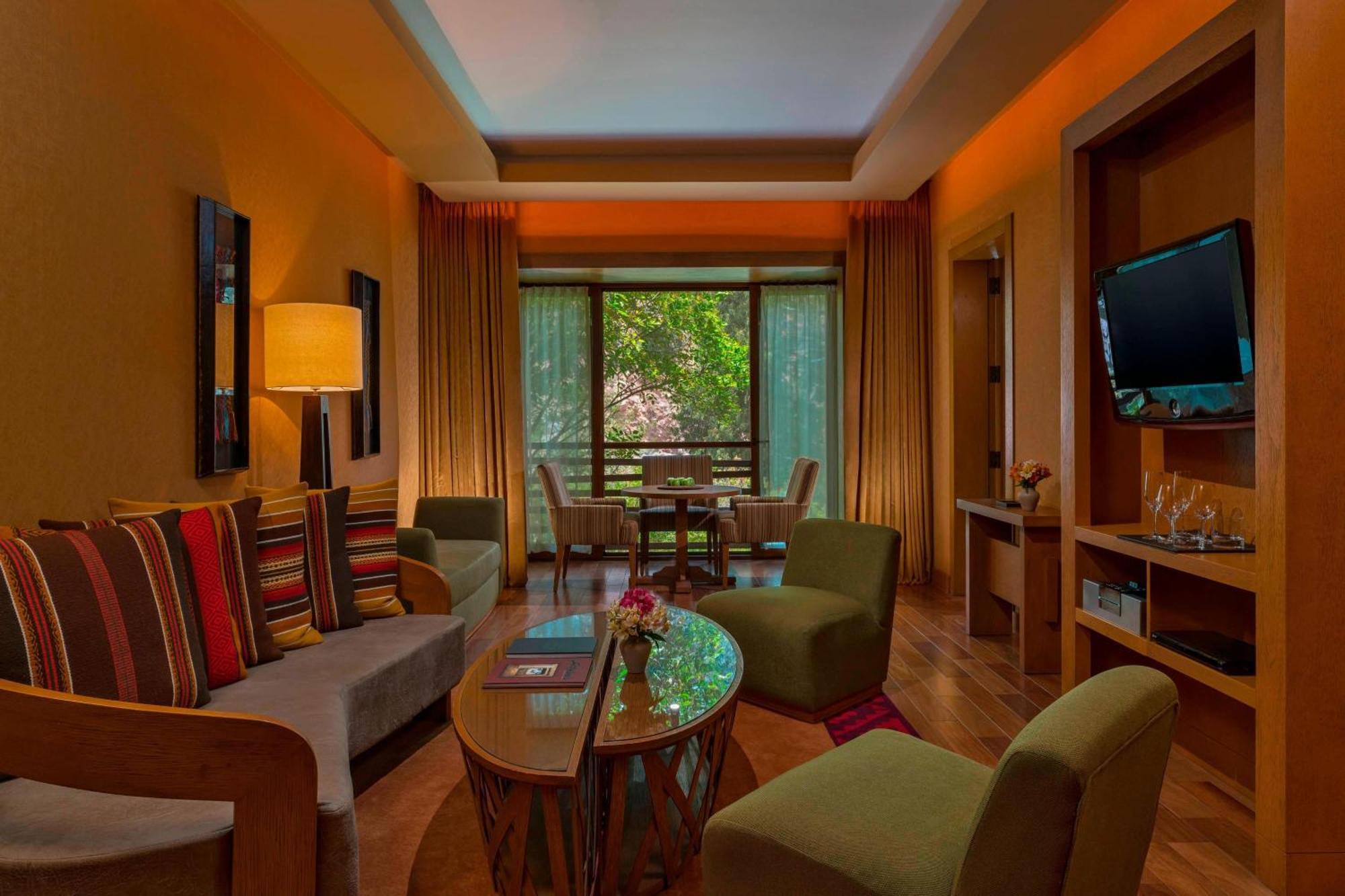 One-Bedroom King Suite