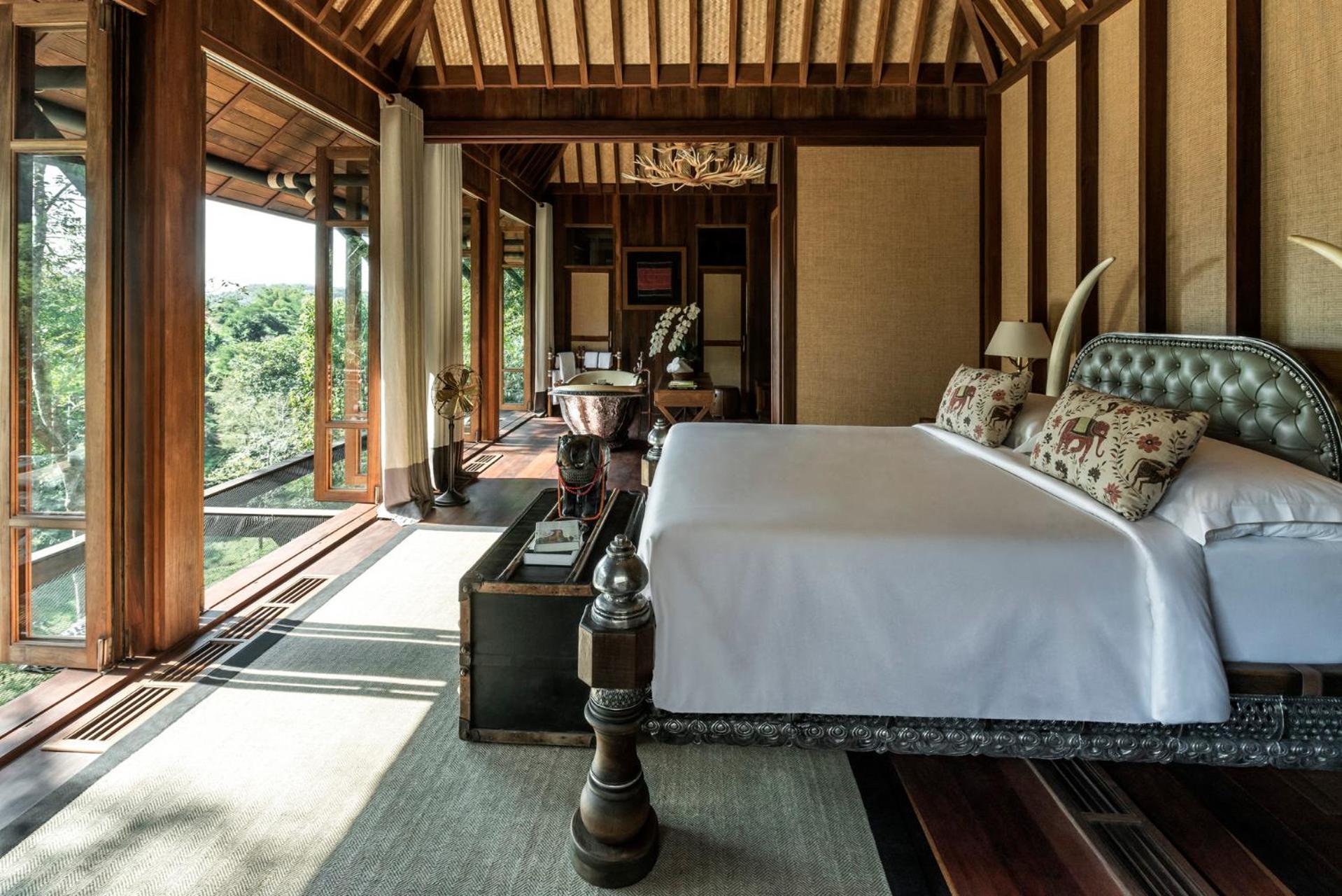 Explorers Two Bedroom Lodge King Two Twin Beds