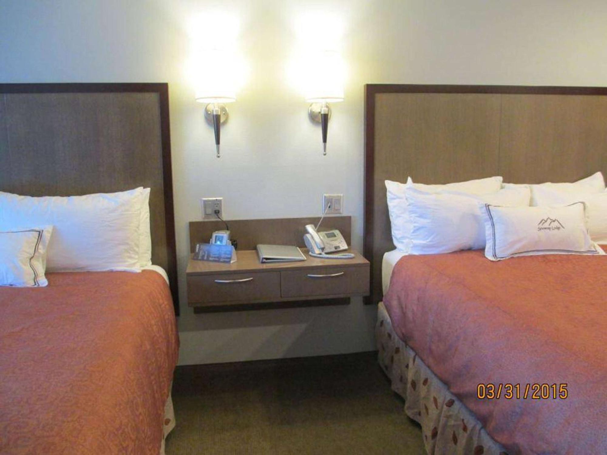 Deluxe Double Queen Room Non-Smoking