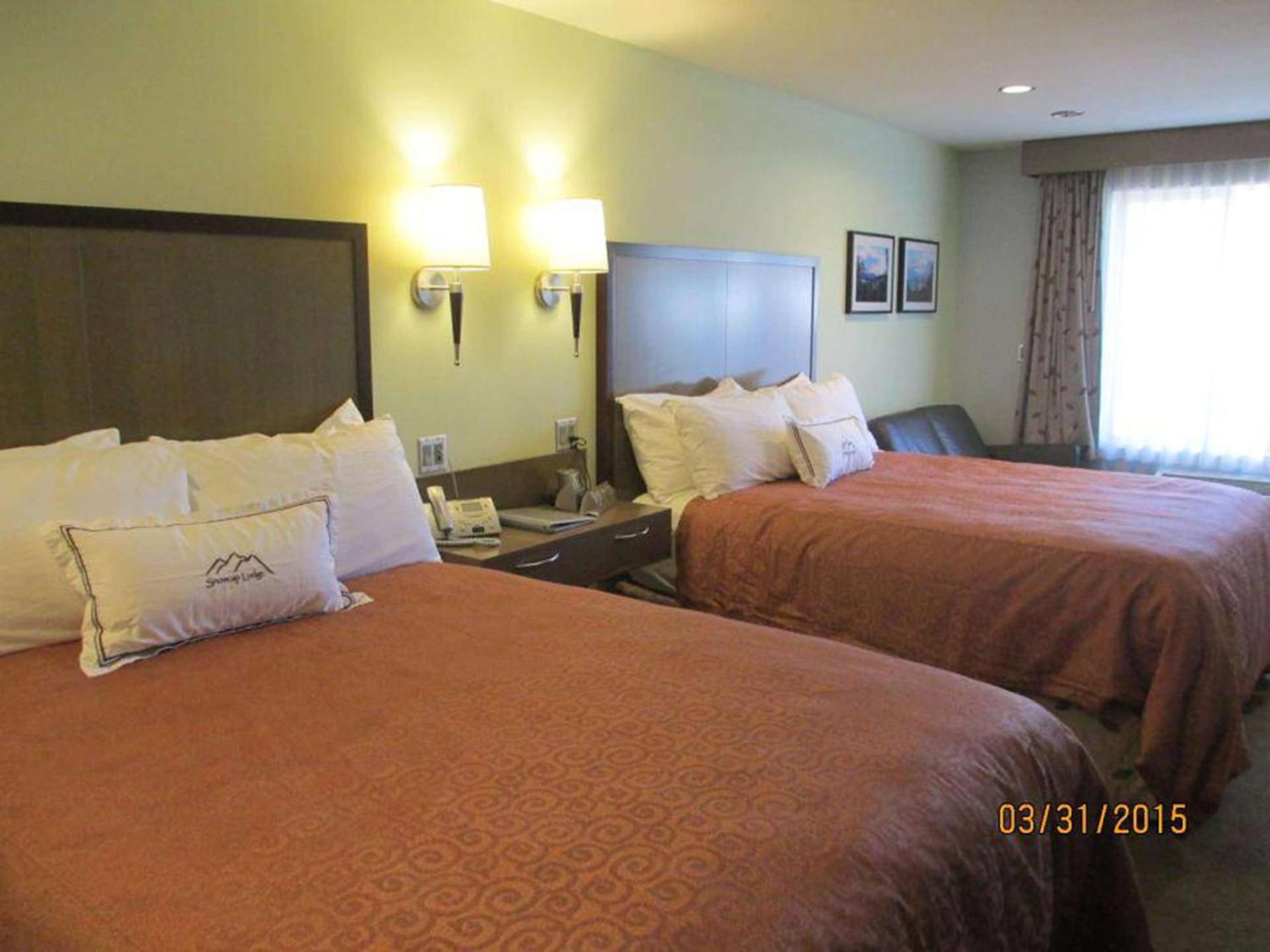 Deluxe Double Queen Room Non-Smoking