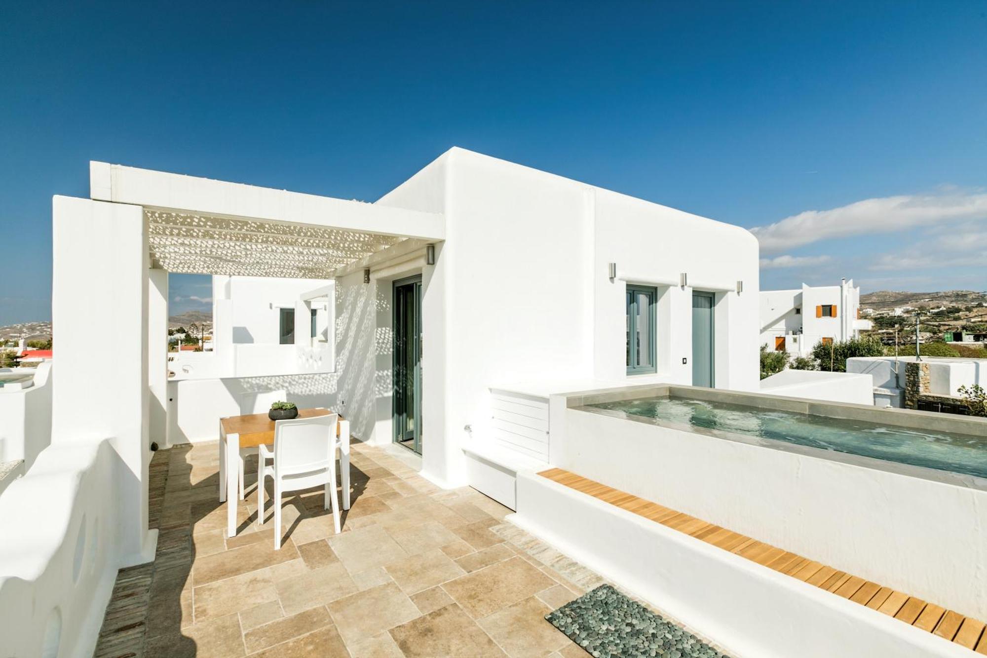 Superior Suite outdoor Jetted Tub,1278994960:JPEG