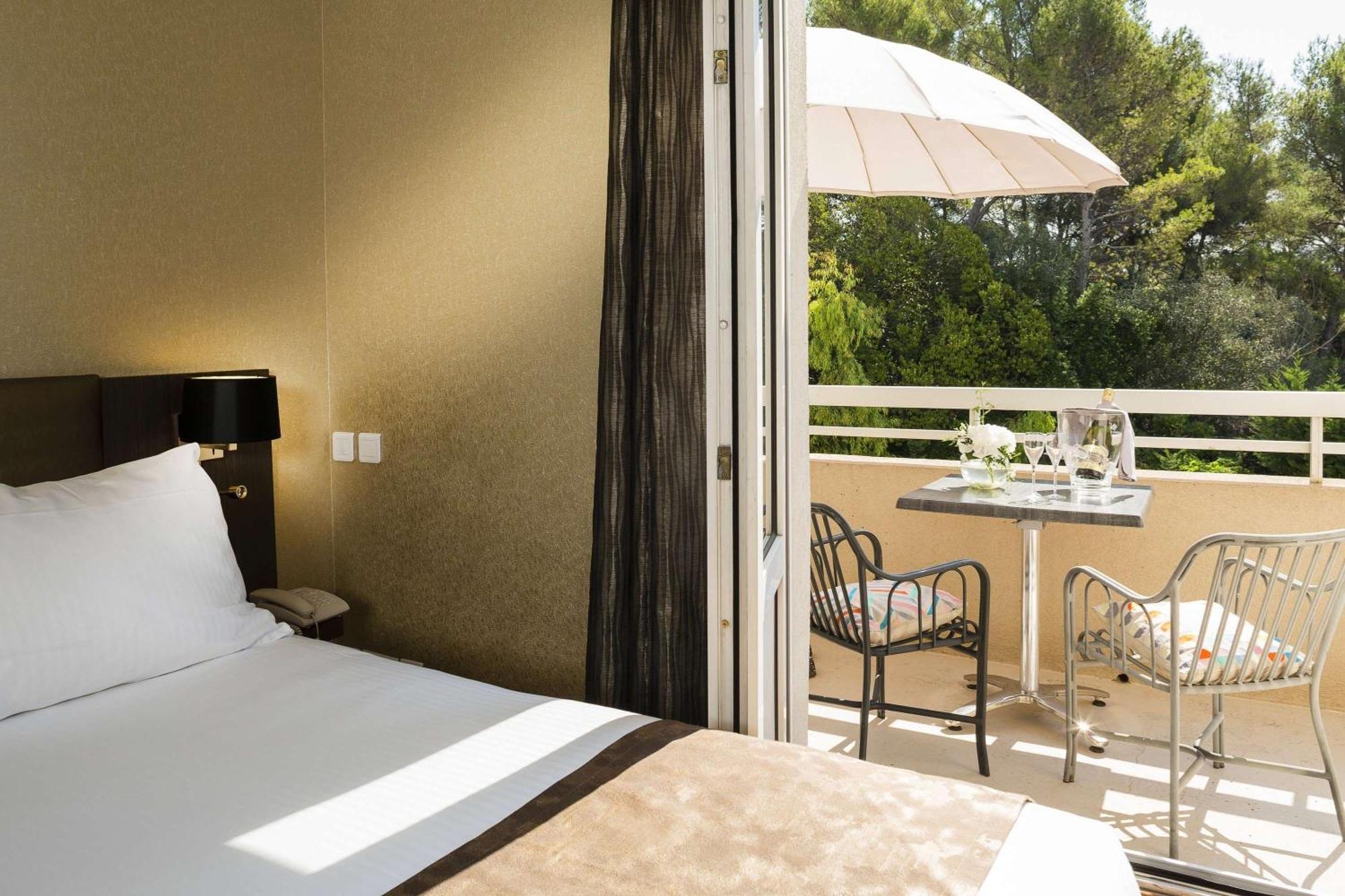 Comfort Queen Room