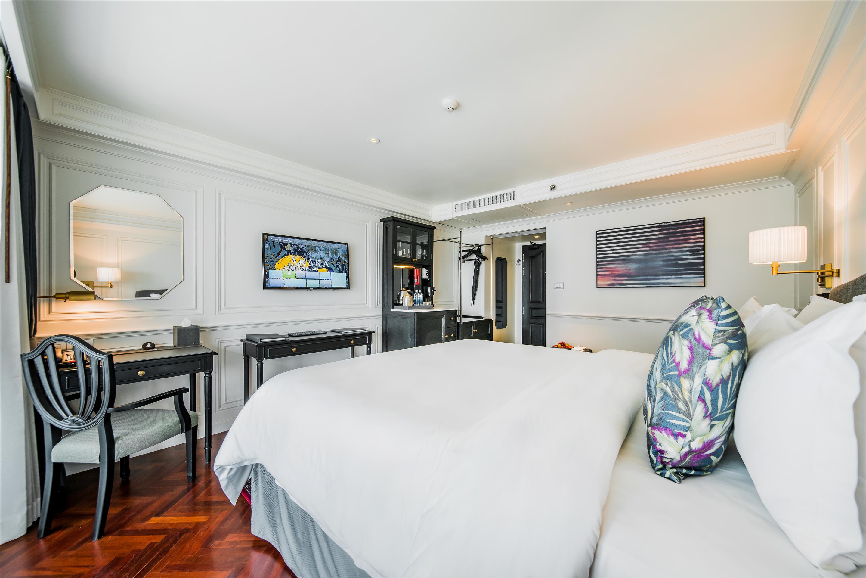 Akara Deluxe King Room
