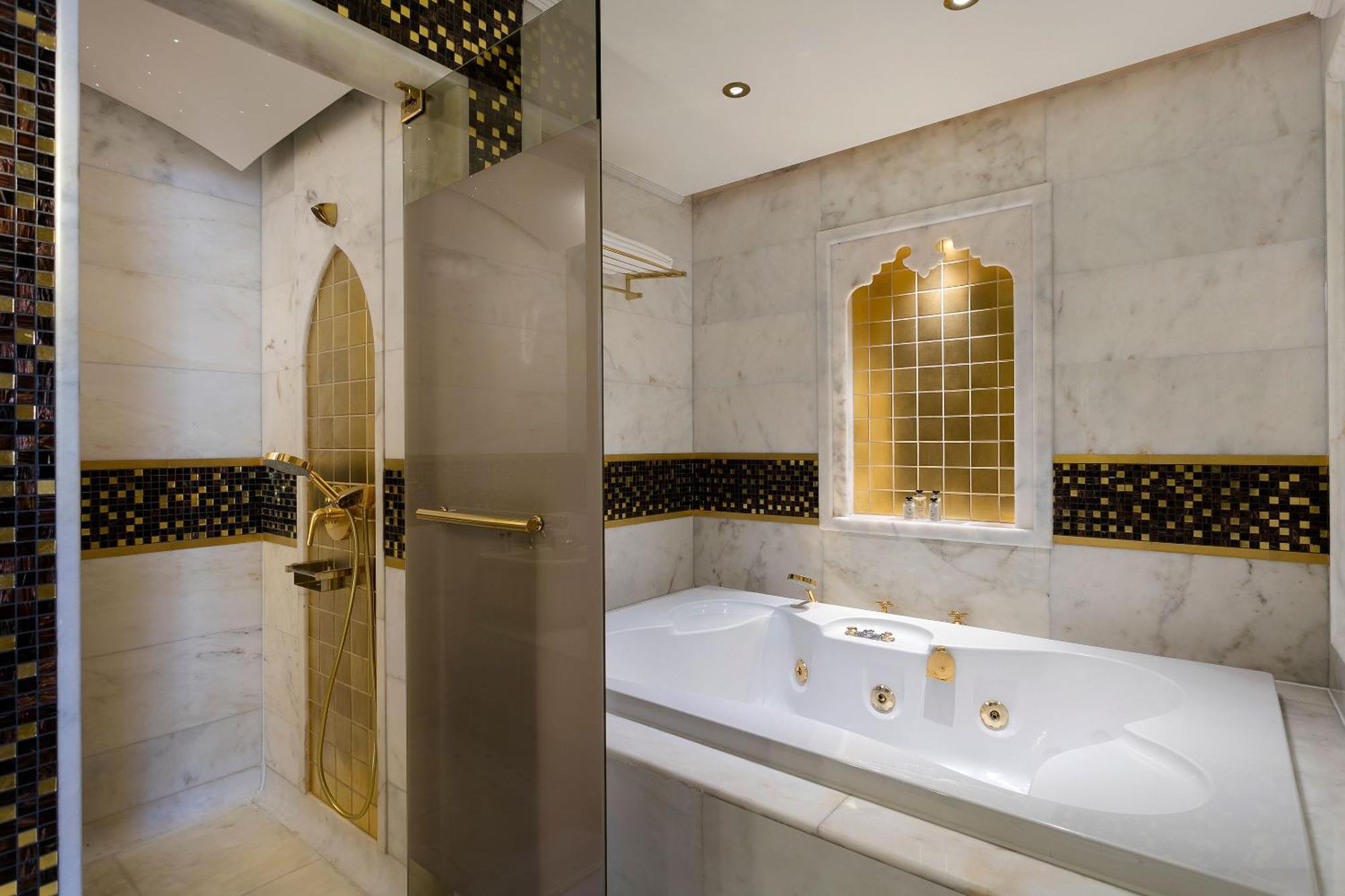 Deluxe Room Jacuzzi