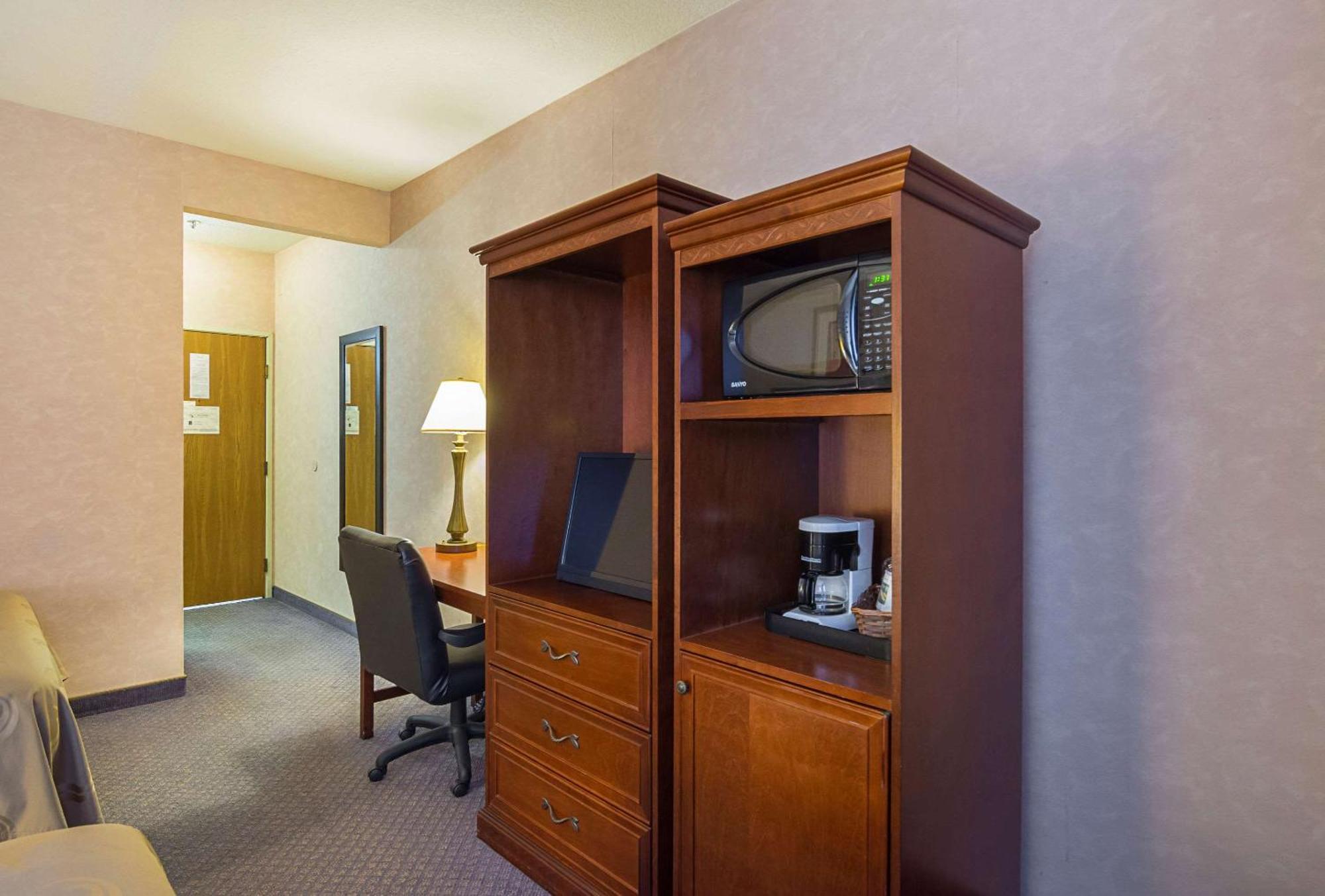 Double Room with Two Double Beds - Non-Smoking
