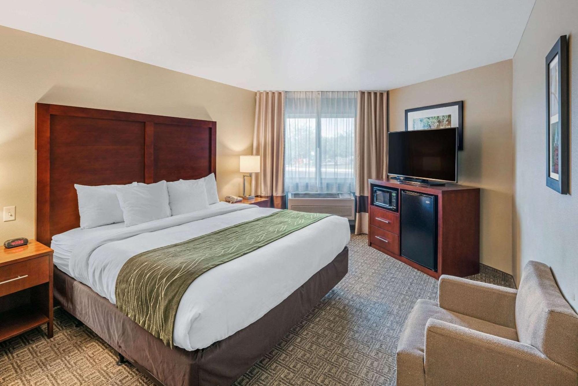 King Room - Accessible/Non-Smoking