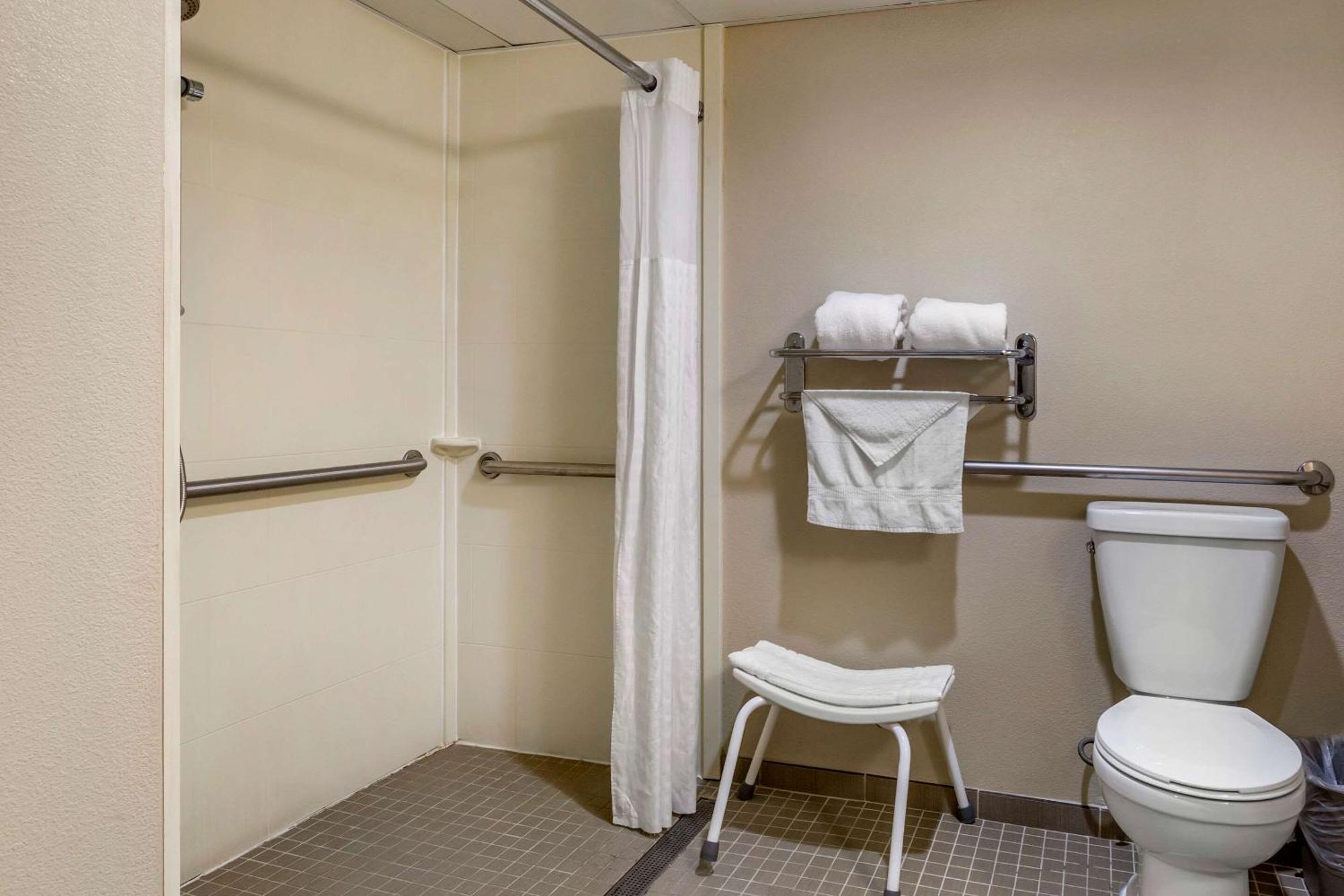 King Room - Accessible/Non-Smoking
