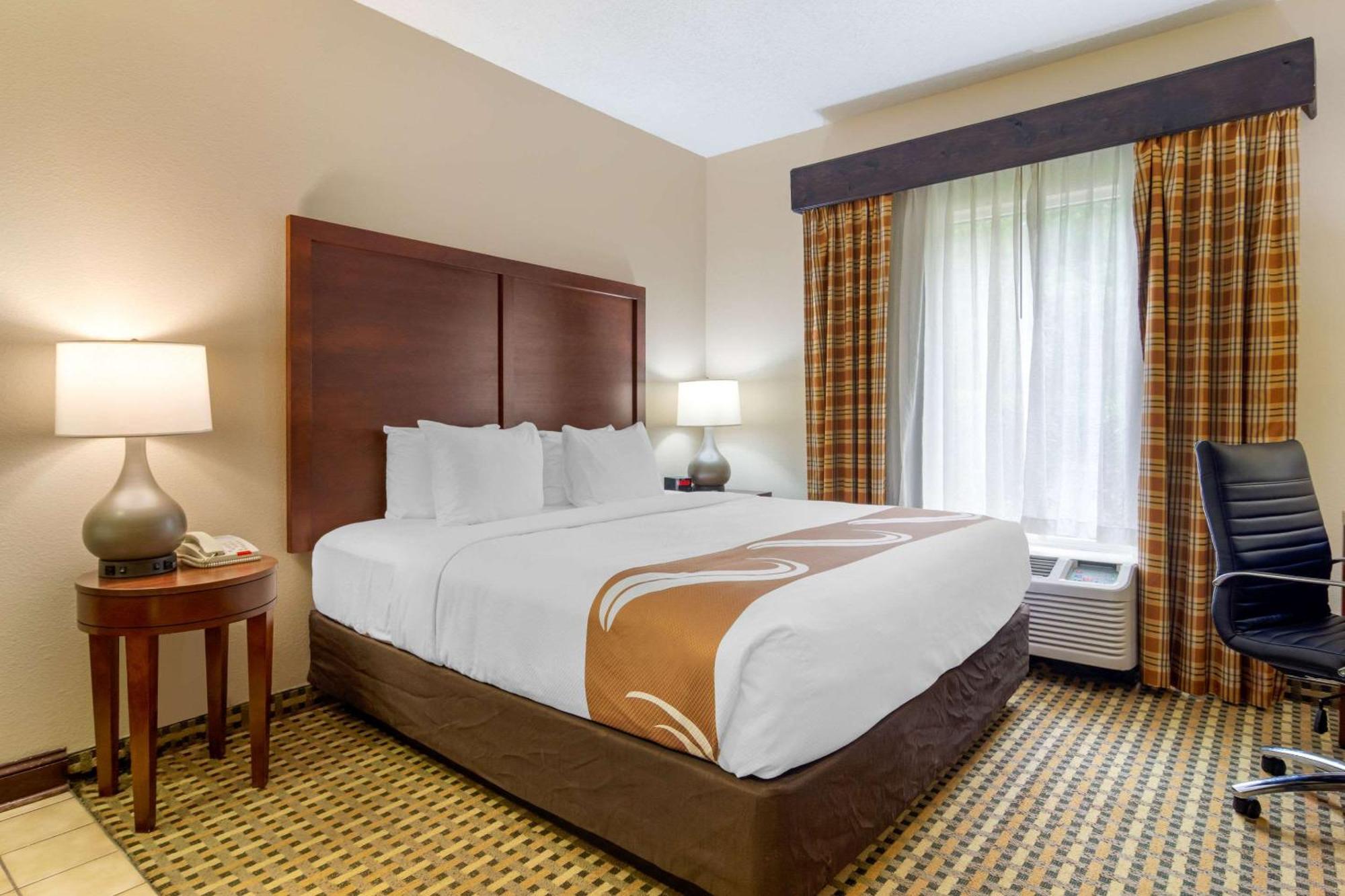 King Suite with Sofa Bed - Non-Smoking
