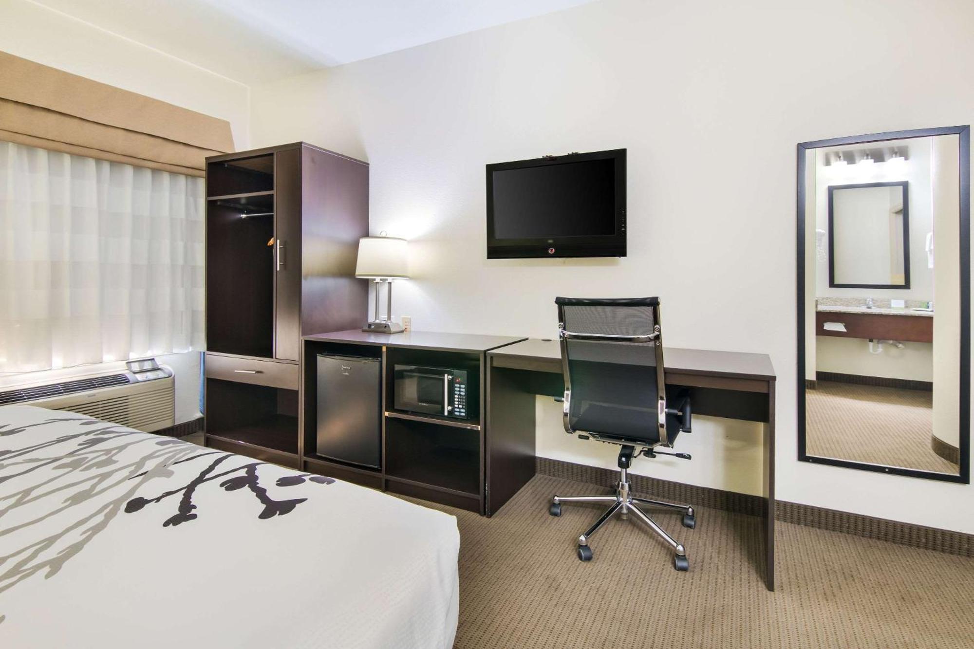 Queen Room - Disability Access/Non-Smoking