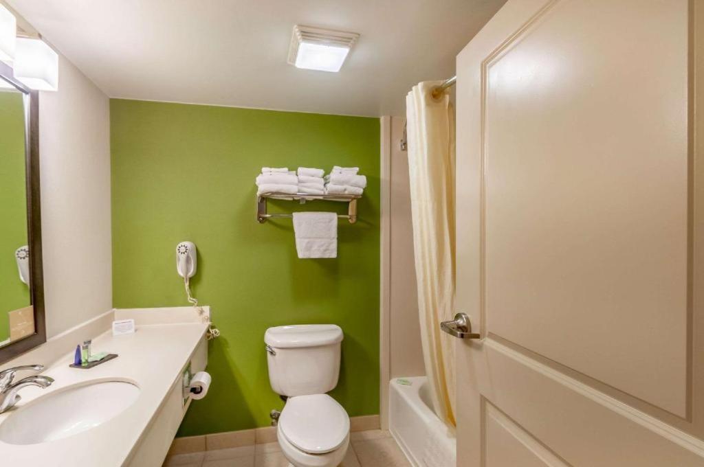 Double Suite with Two Double Beds - Non-Smoking