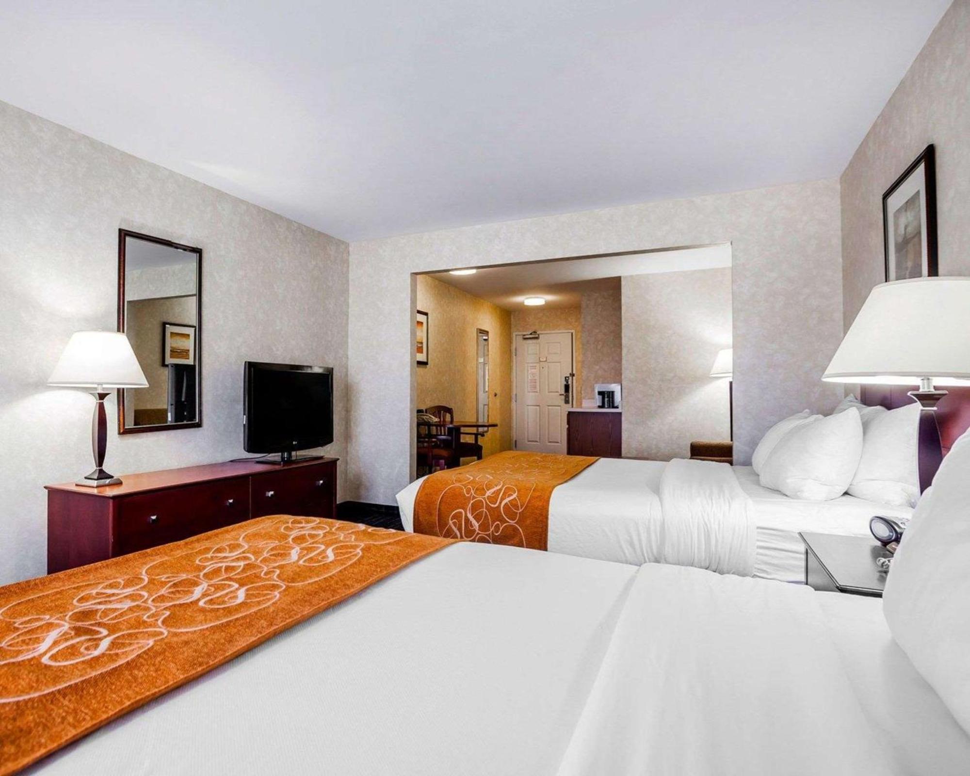 Queen Room Two Queen Beds Non-Smoking