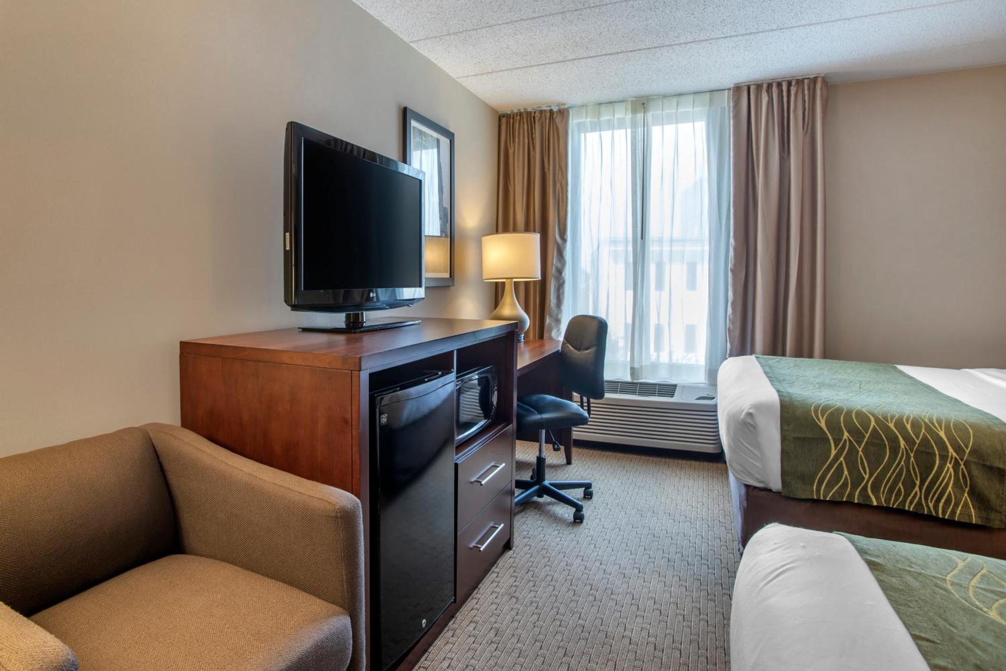 Queen Room with Two Queen Beds - Non-Smoking