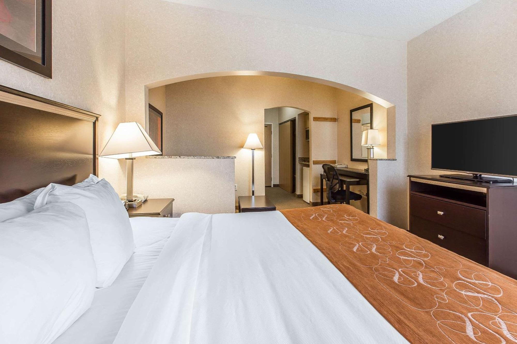 King Suite - Accessible/Non-Smoking