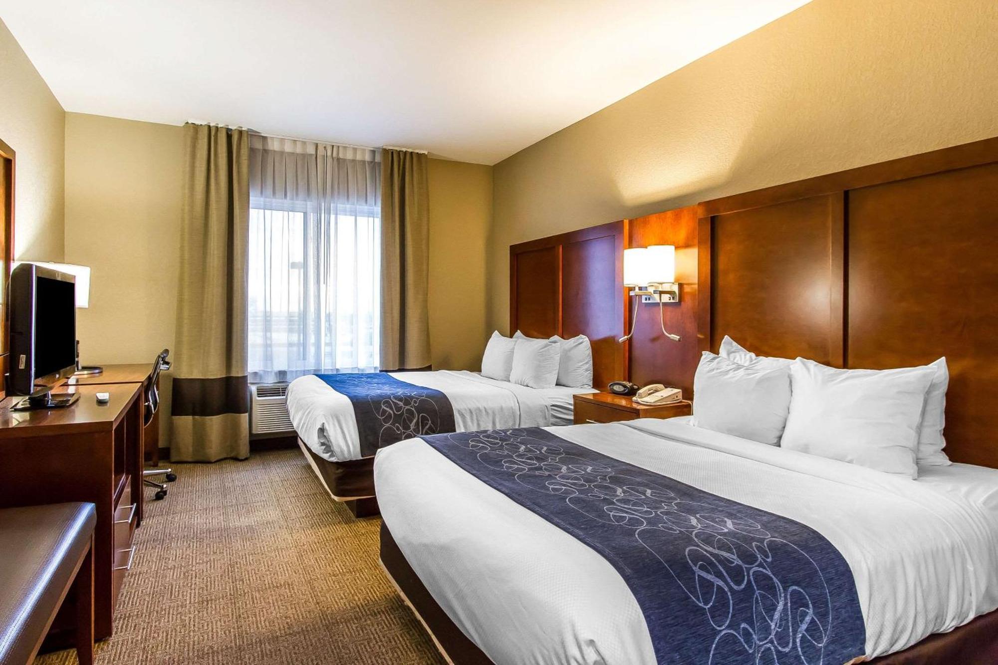 Queen Suite with Two Queen Beds