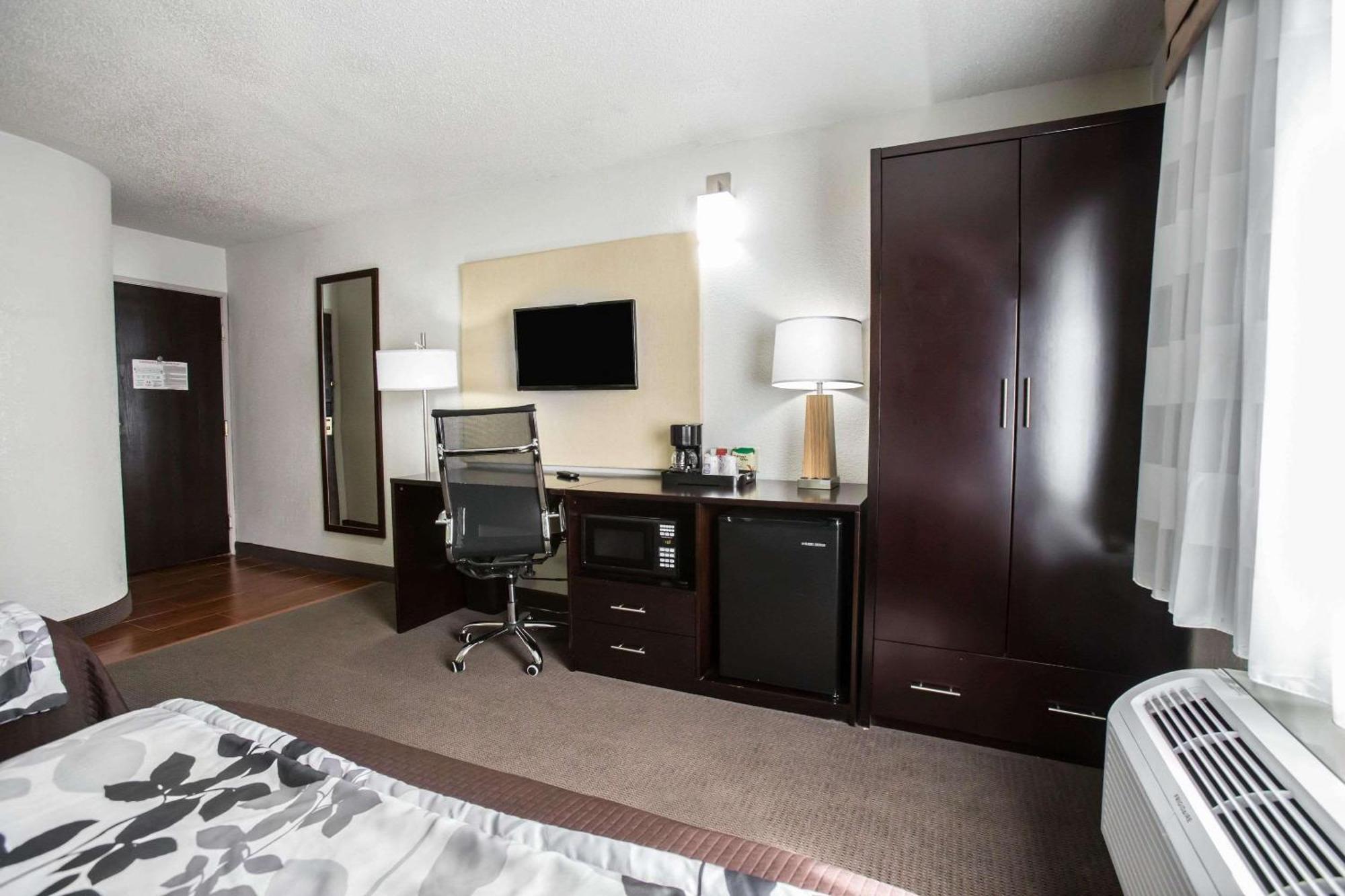 Standard Double Room Two Double Beds Non-Smoking