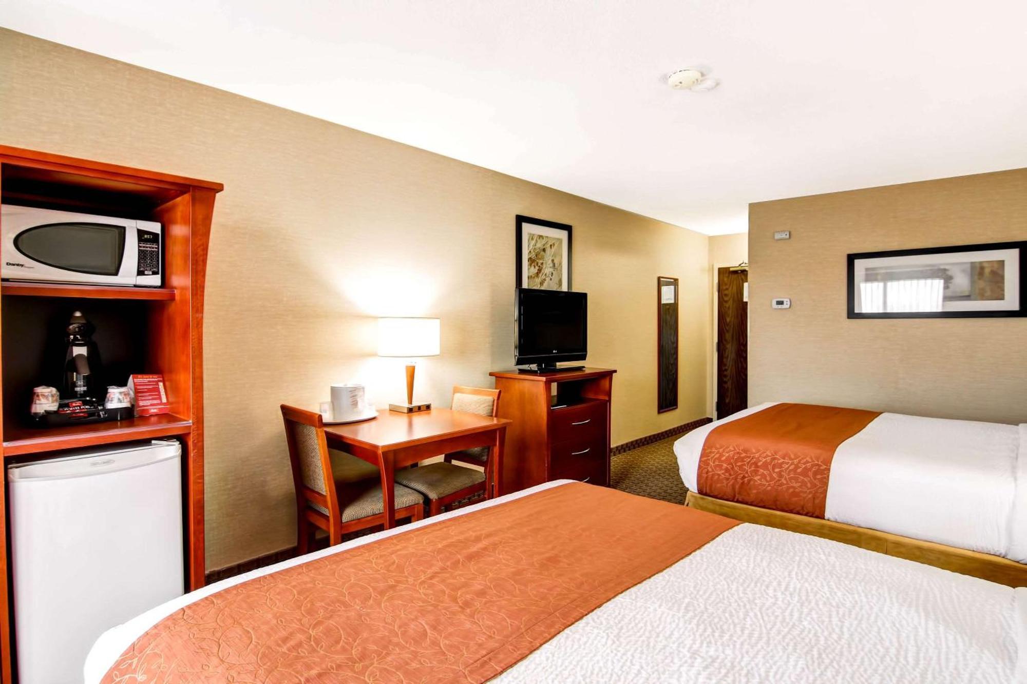 Queen Room with Two Queen Beds - Non-Smoking