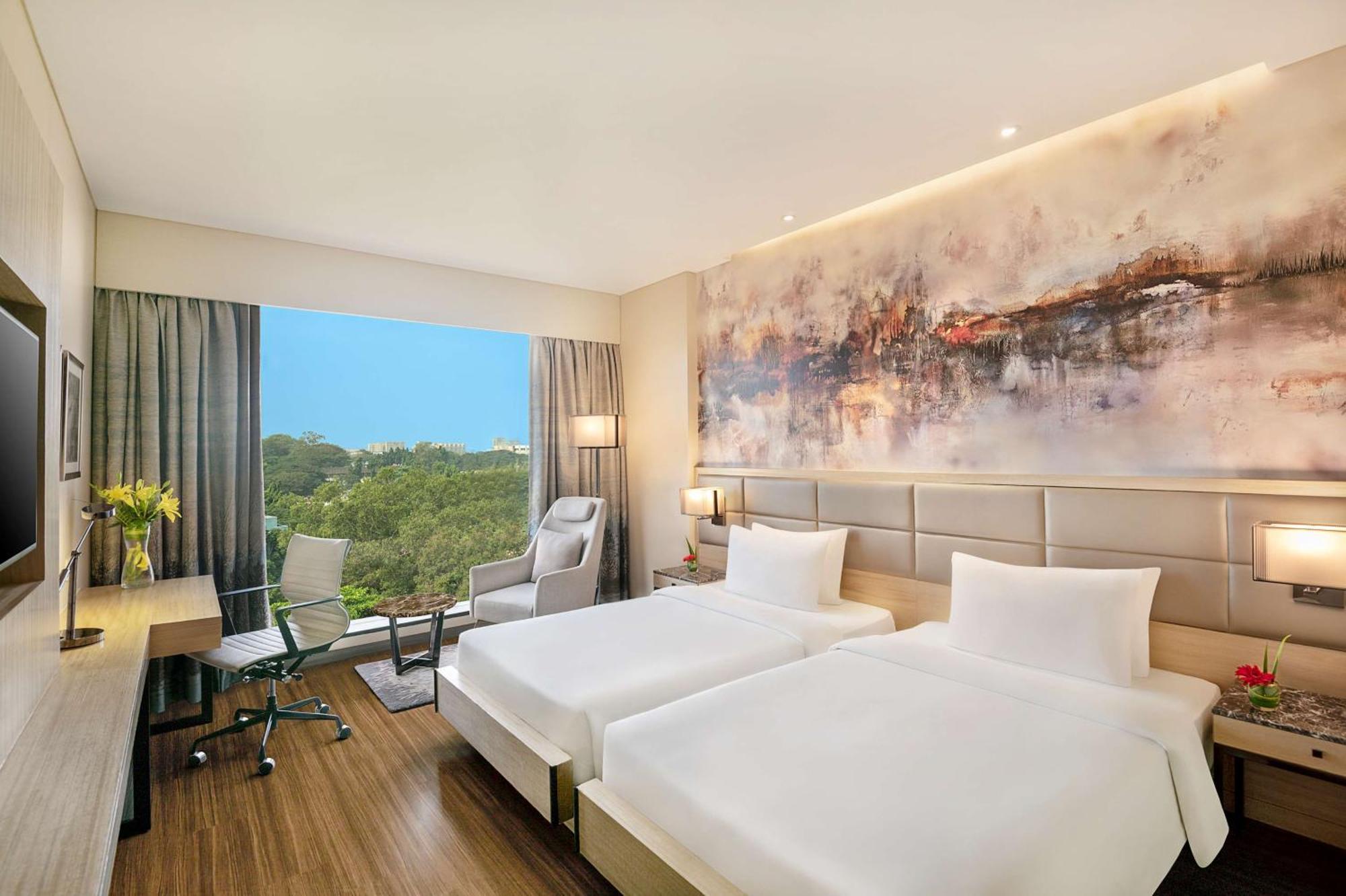 Deluxe Room with 15% off on Session of Spa and 10% off on Laundry Services, free snacks, soft drinks & fruit platter
