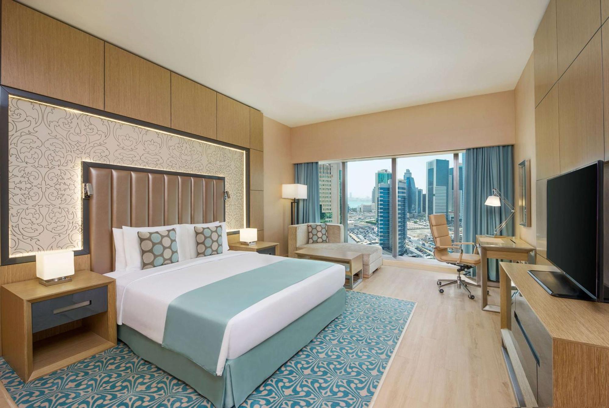 Deluxe King Room with Sea View - Non-Smoking