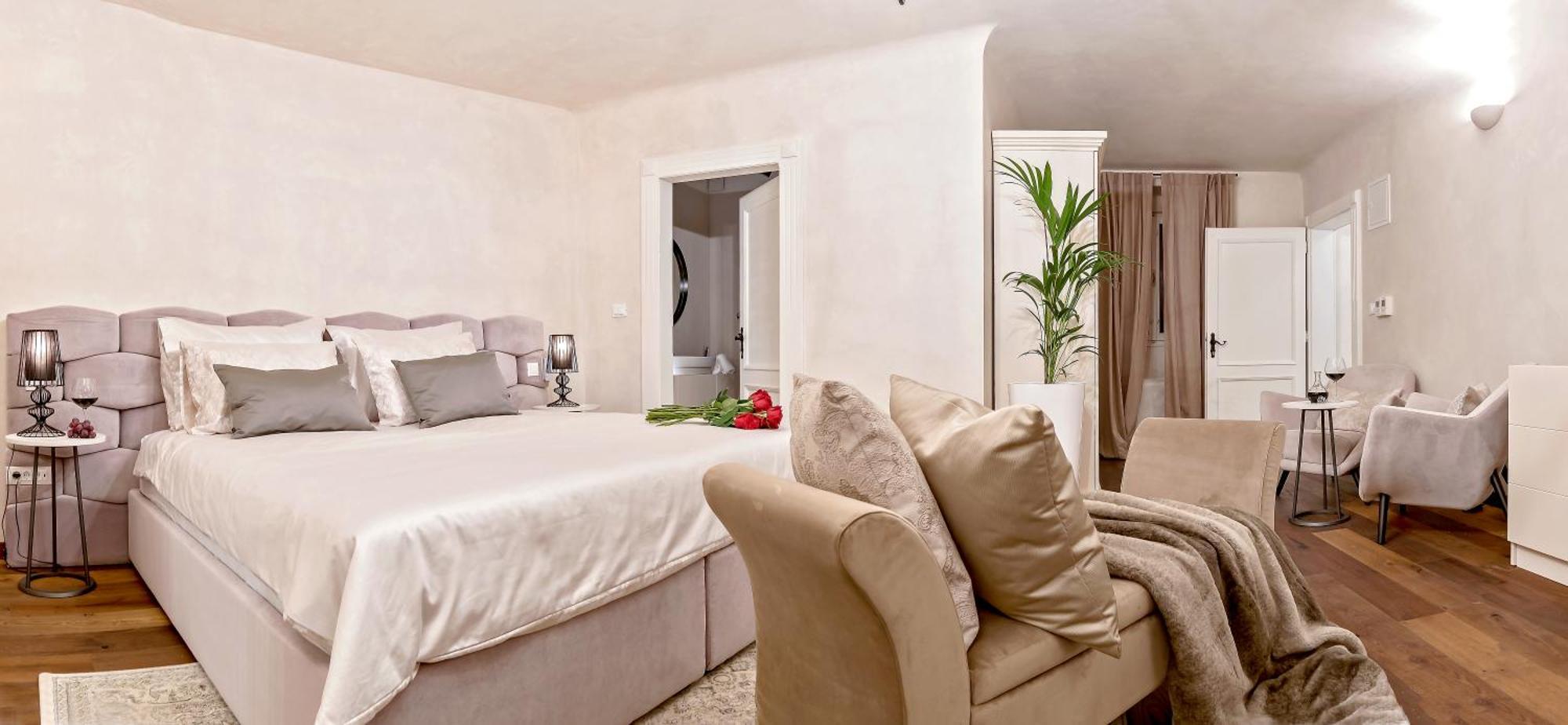 Deluxe Double Room with Bath