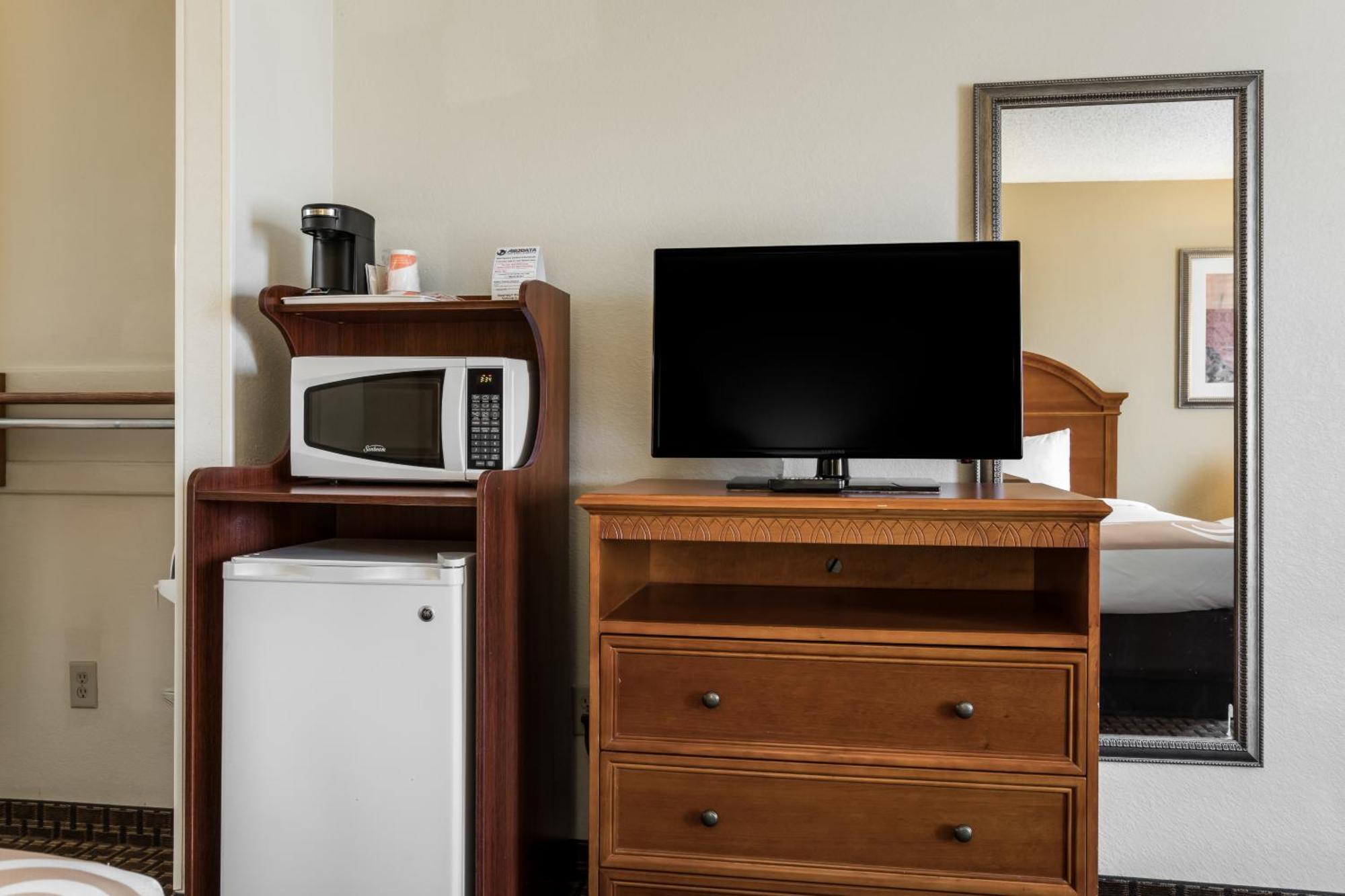 Double Room with Two Double Beds and Roll-In Shower - Accessible/Non-Smoking