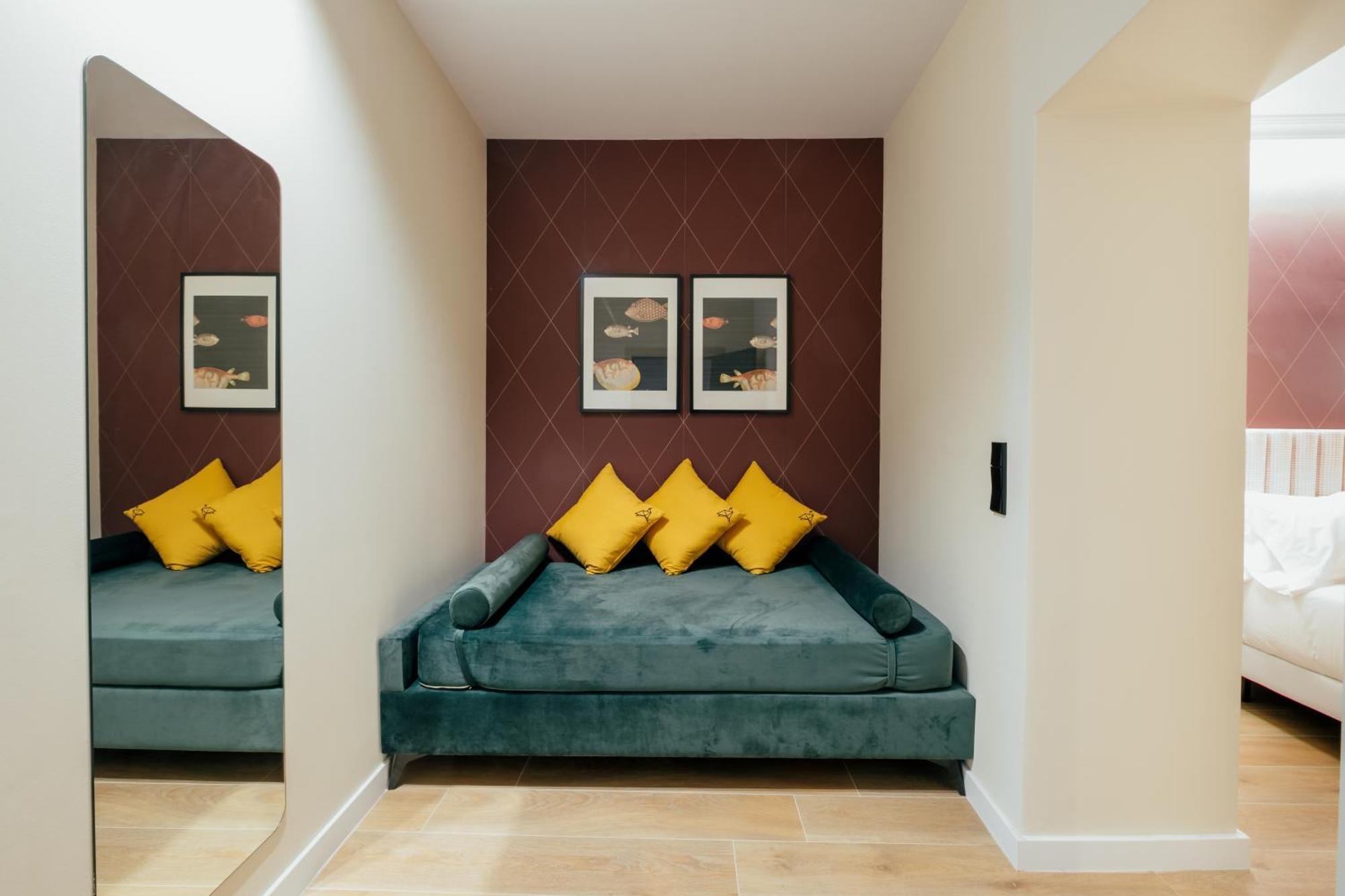 Family Room,1285913350:JPEG