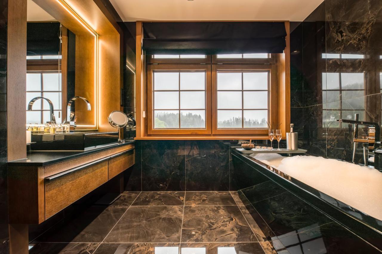 Deluxe Double Room Bath