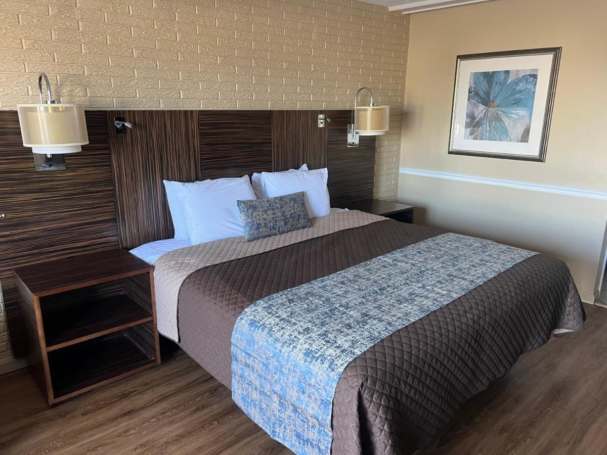 Standard King Room