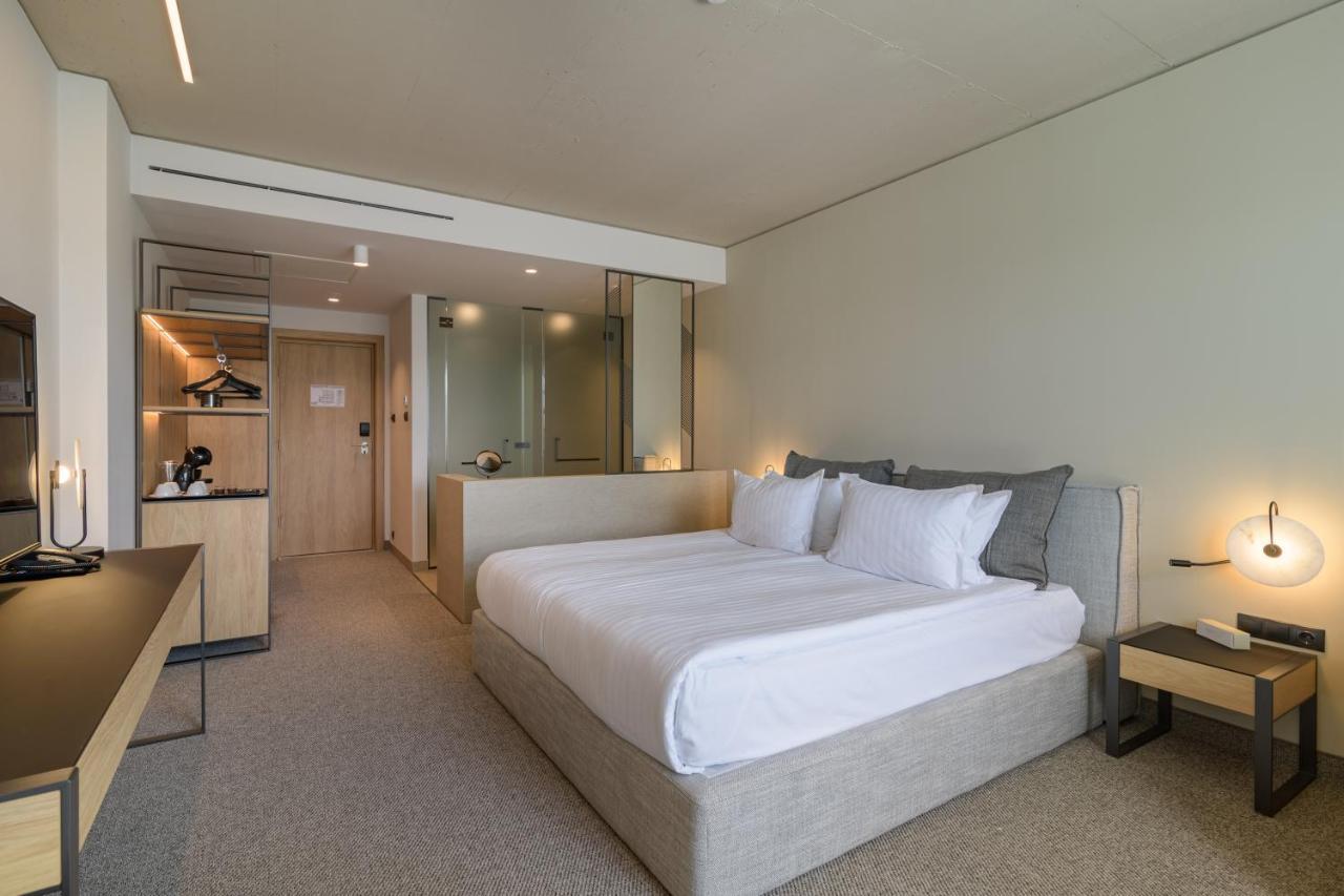 Deluxe Twin Room Balcony Sea View unlimited access to Health Spring Spa