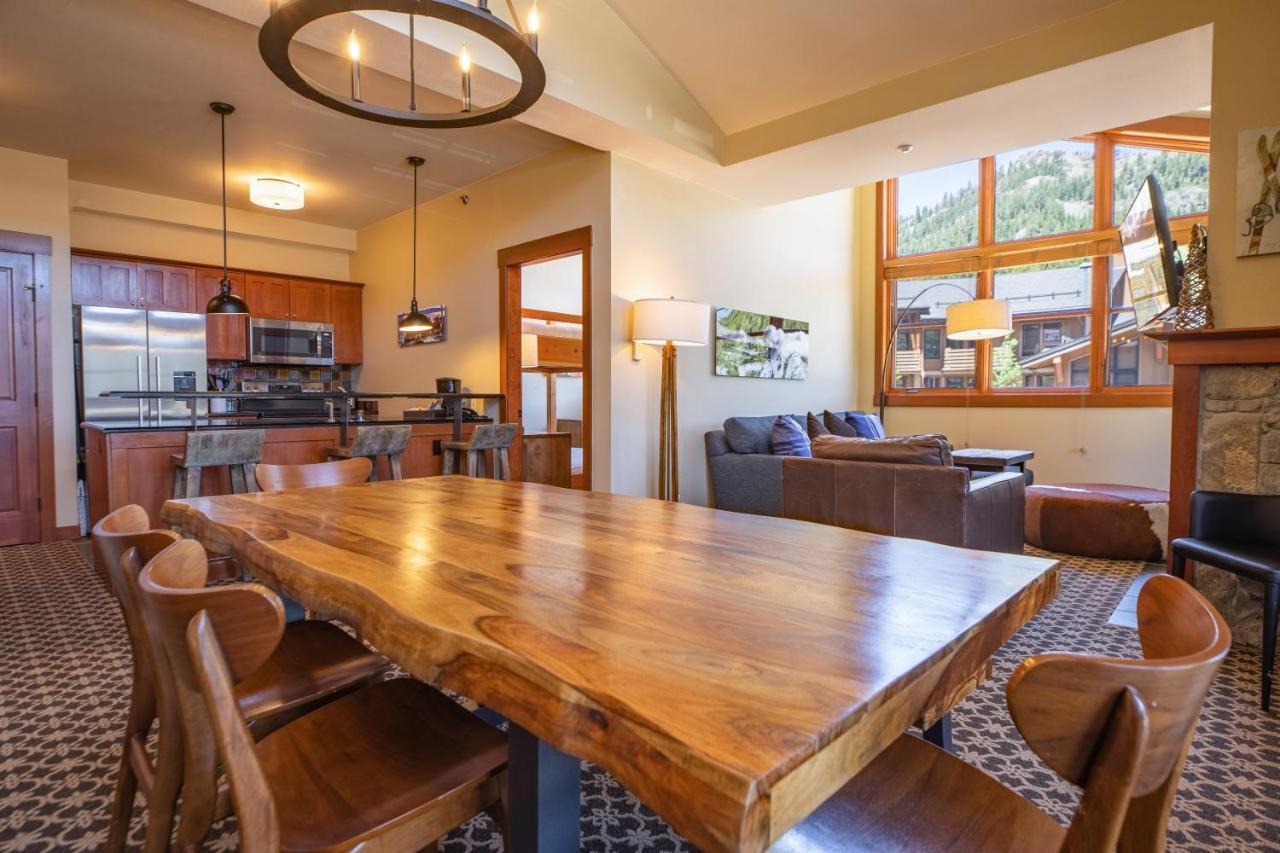 Premier Two Bedroom Condo with Twins